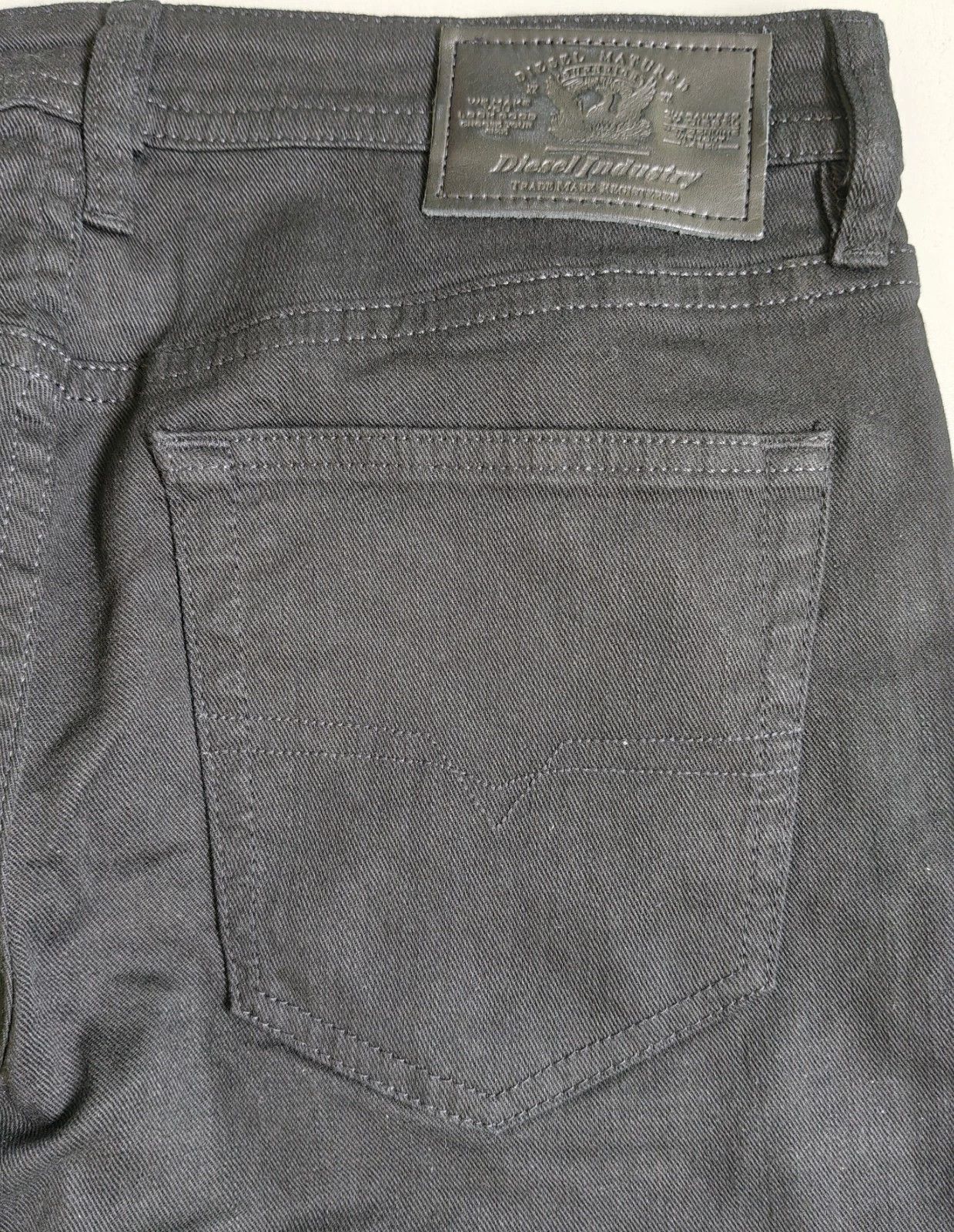 Diesel Diesel BUSTER L.32 MENS JEANS T/9581 Size US 33 - 9 Thumbnail