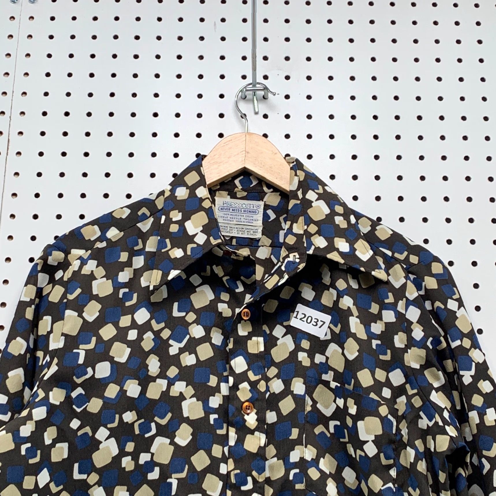 Vintage VINTAGE Presscott Shirt M Adult Blue Black 100% Polyester Crepe Size M Geometric Long Sleeve Button-Up 60s 70s 80s Rockabilly Mens Size US M / EU 48-50 / 2 - 6 Thumbnail