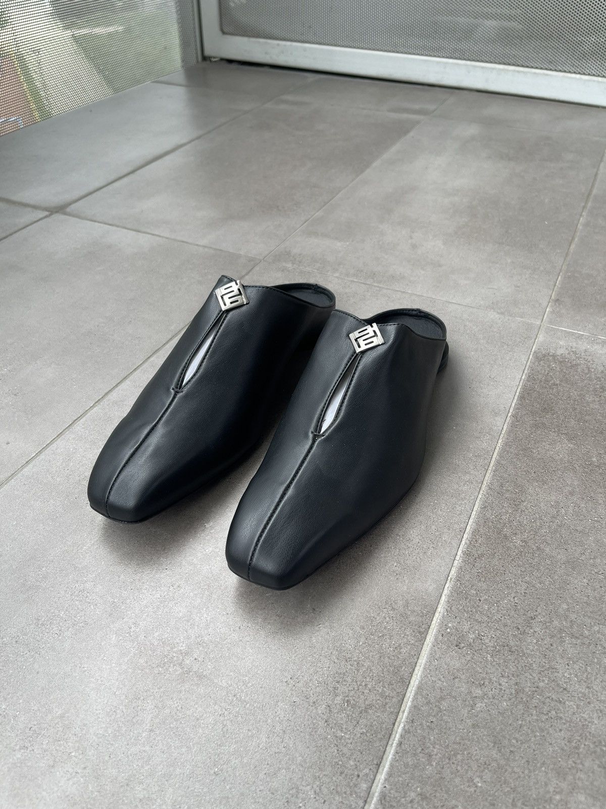 GmbH !DS! SS23 GMBH Jamal Slit Black Pleather Mules Size US 12 / EU 45 - 7 Thumbnail