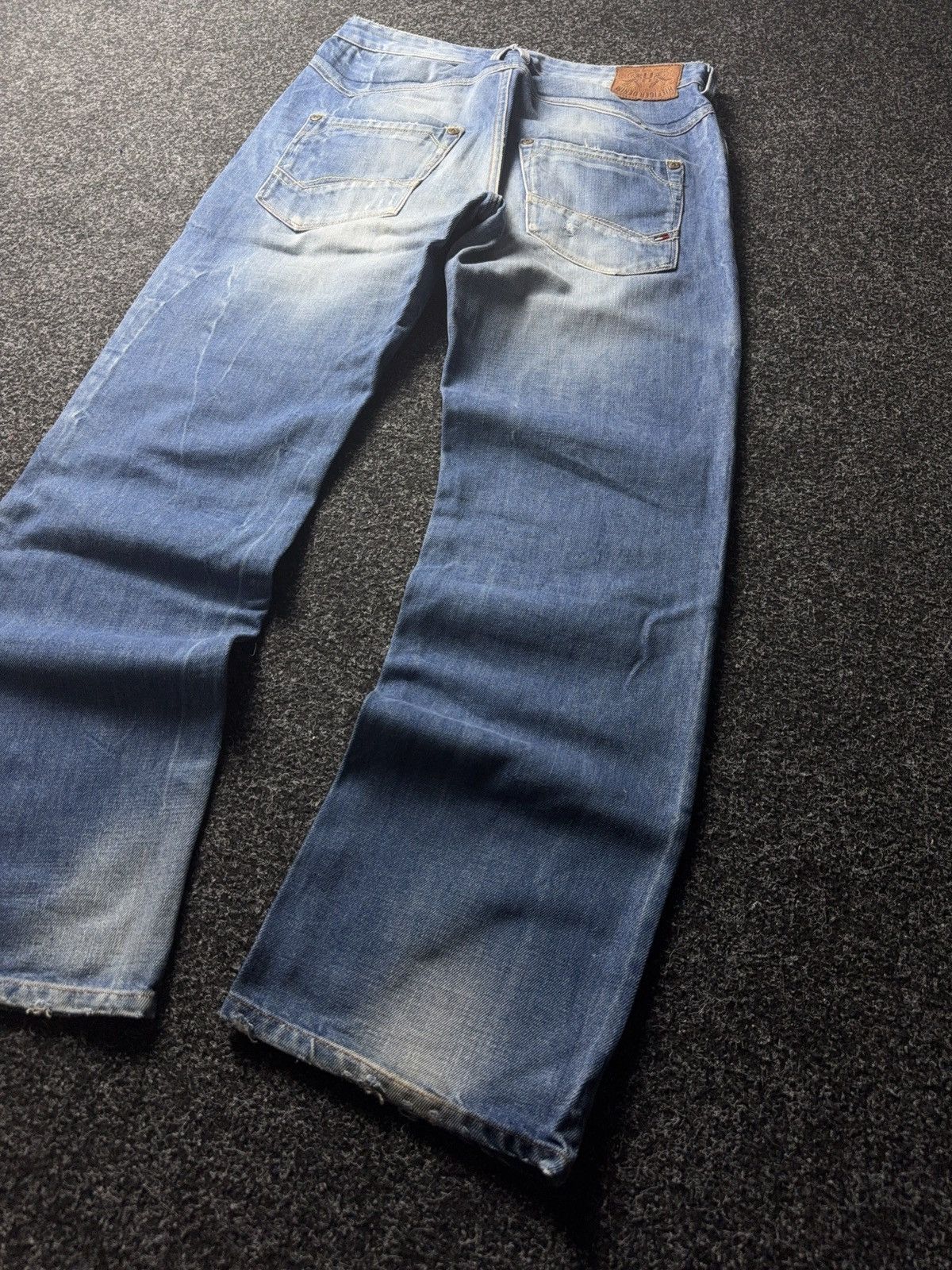 Tommy Hilfiger 00s Y2K Hilfiger Denim Y2K Vintage Faded Straight Jeans Size US 32 / EU 48 - 12 Thumbnail