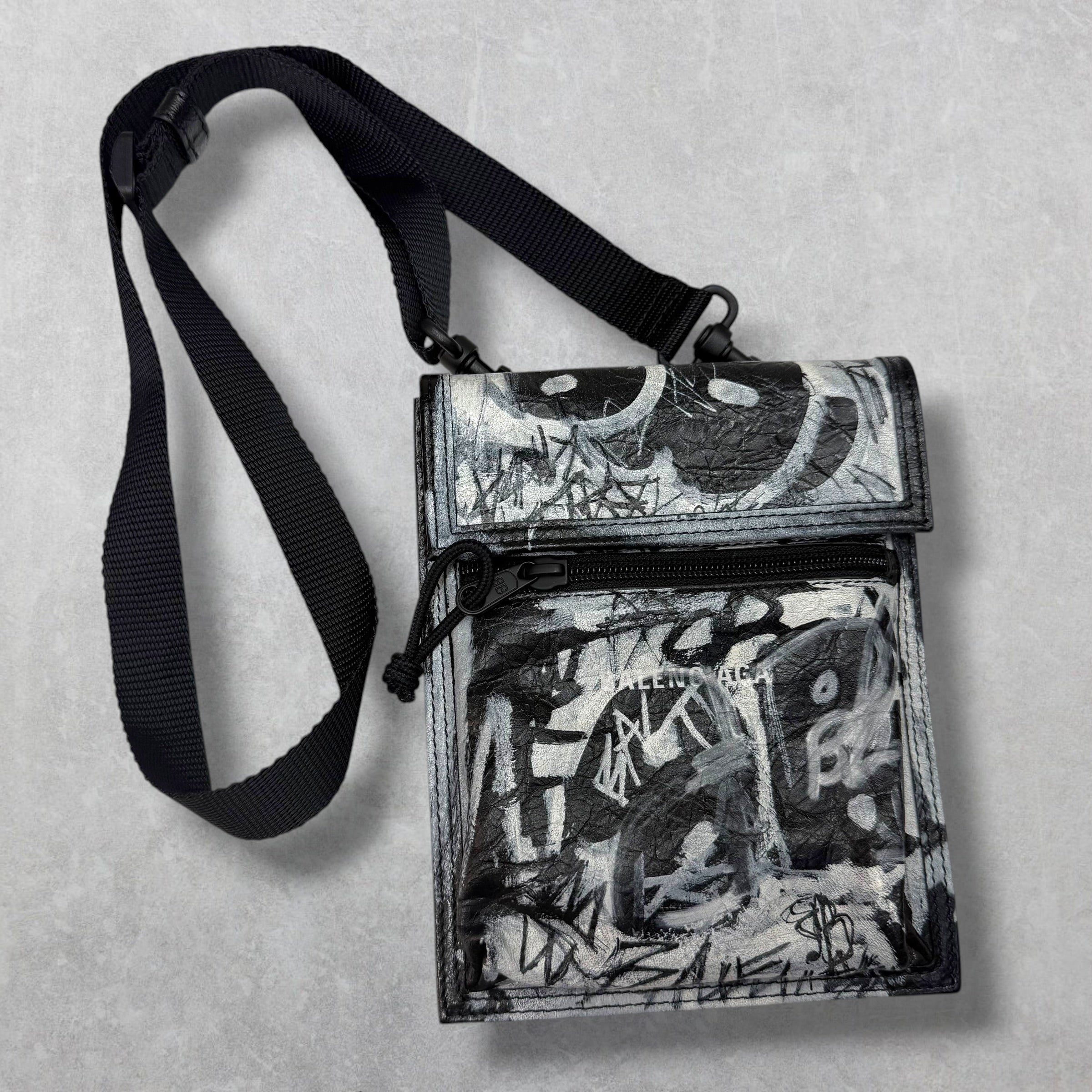 Balenciaga Balenciaga Agneau Arena Graffiti All Over Small Pouch Size ONE SIZE - 1 Thumbnail