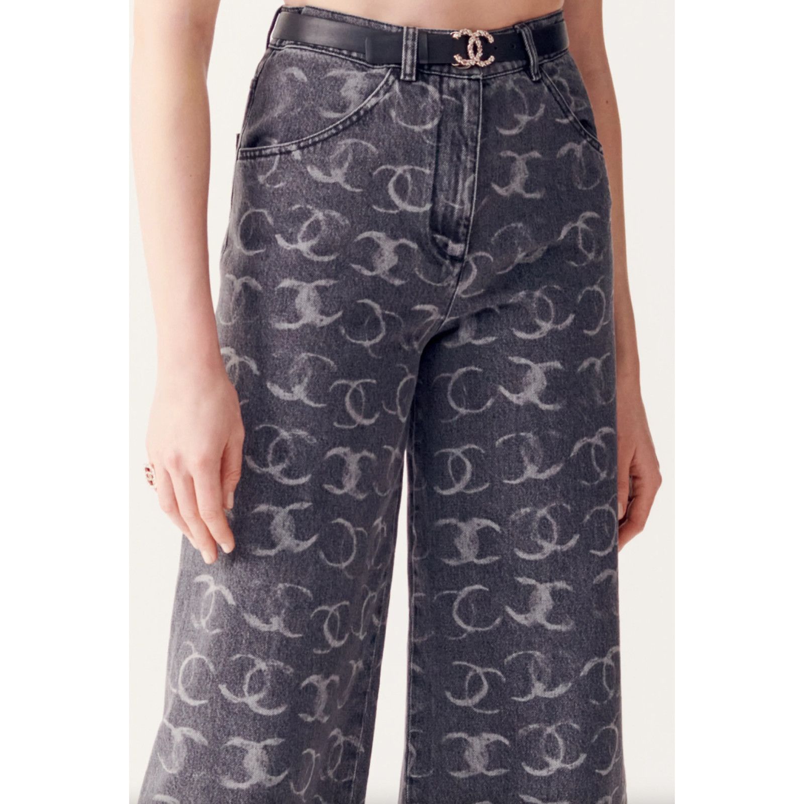 Chanel Chanel White CC Printed Logo Baggy Oversized Jeans 36 Size 26" / US 2 / IT 38 - 5 Thumbnail