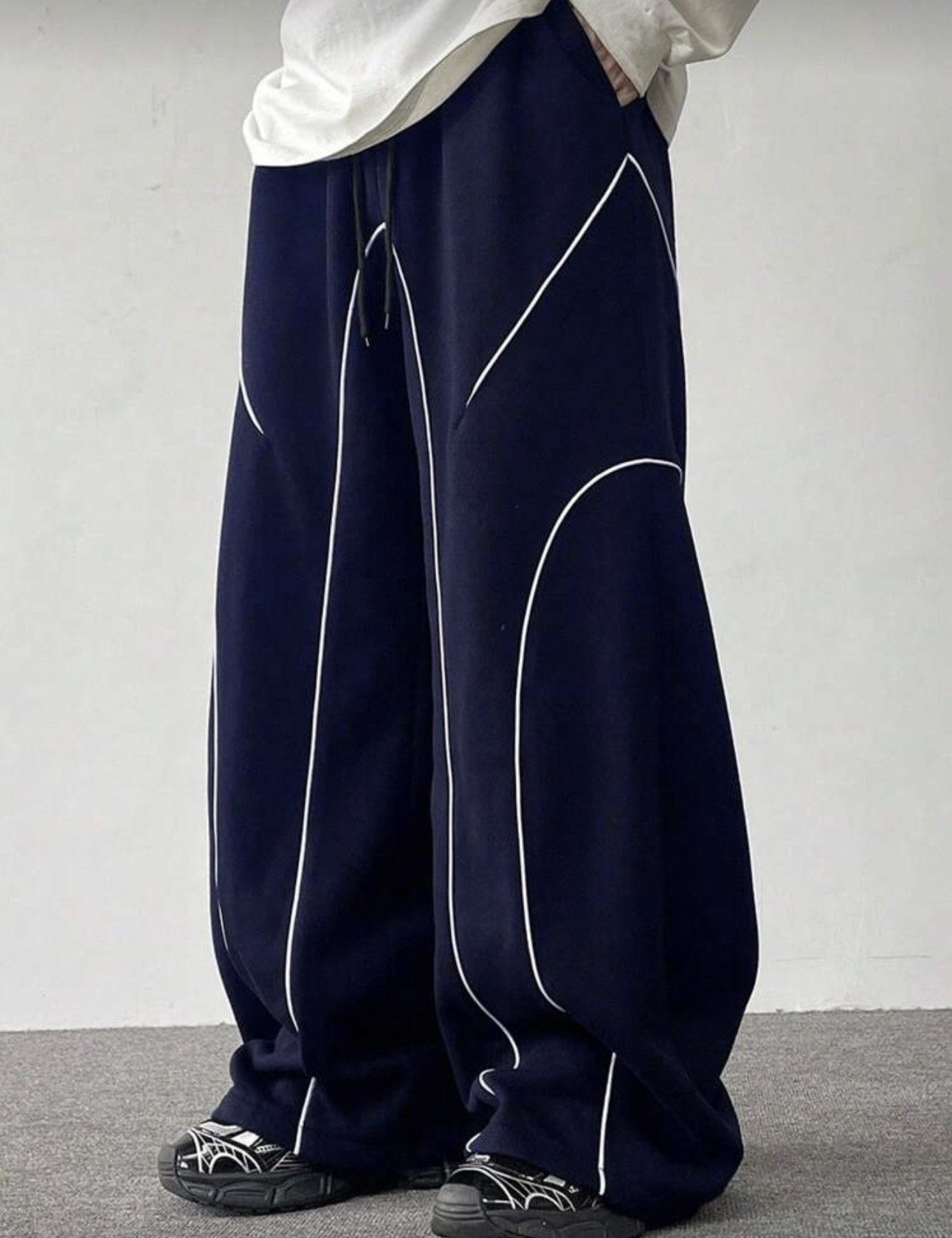 ULTRA Baggy Curved Piping Sweatpants - Cyberpunk Streetwear