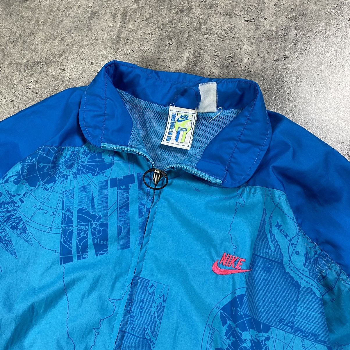 Nike × Vintage Nike International Rare Atlas World Map Light Jacket 90s Size US XL / EU 56 / 4 - 4 Thumbnail
