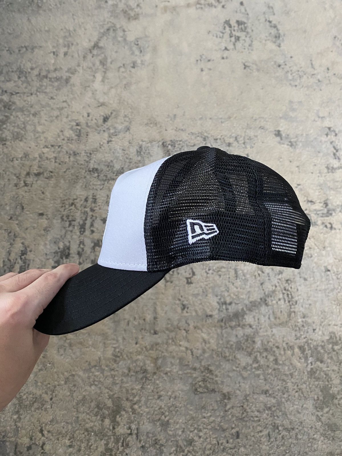 New Era × Number (N)ine Number (N)ine x New Era SOVC Trucker Cap White/Black Size ONE SIZE - 7 Thumbnail