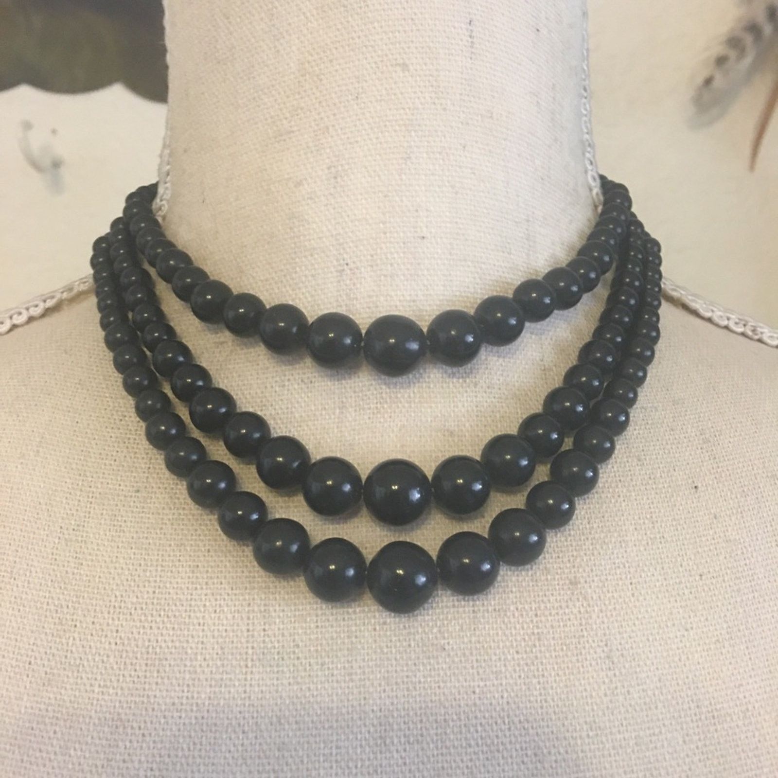 Vintage Vintage 50s triple strand bead choker necklace Size ONE SIZE - 1 Thumbnail