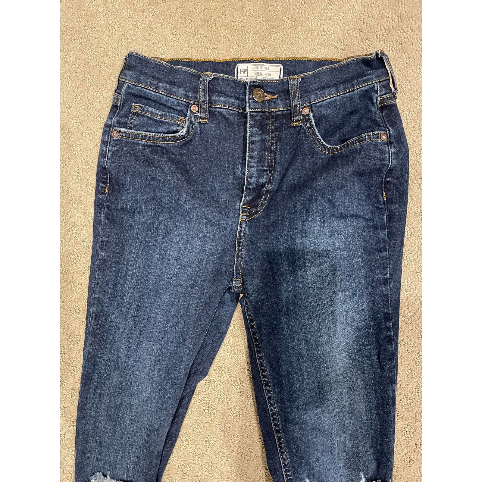 Free People Free People Distressed Skinny Jeans, size 28 Size 28" / US 6 / IT 42 - 4 Thumbnail