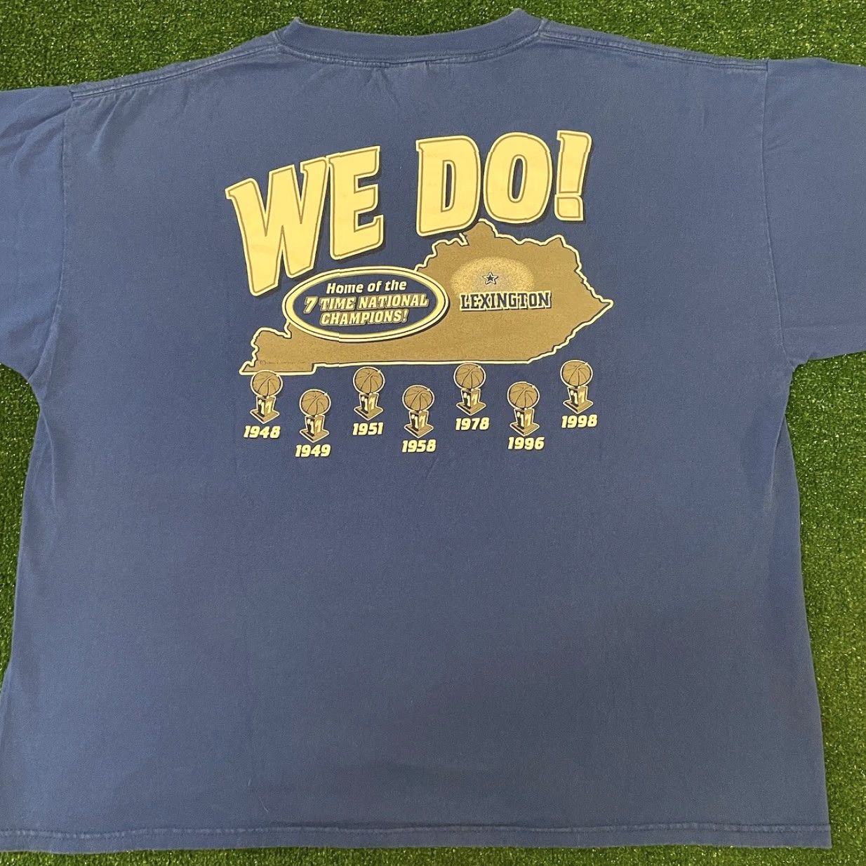 Vintage VTG 90s University Of Kentucky Home Of The 7 Time Champs Vintage Shirt Mens XL Blue T-Shirt Mens 90s Kentucky Football? Size US XL / EU 56 / 4 - 4 Thumbnail