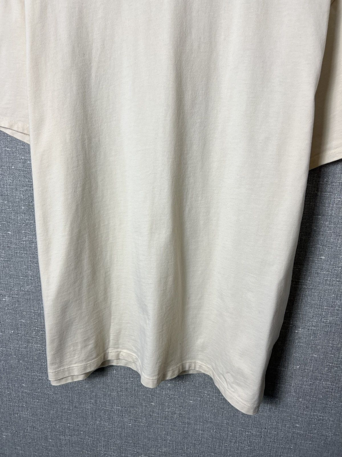 Fear of God FEAR OF GOD Essentials Back Big Logo Tee FOG Beige T-Shirt Size US M / EU 48-50 / 2 - 10 Thumbnail