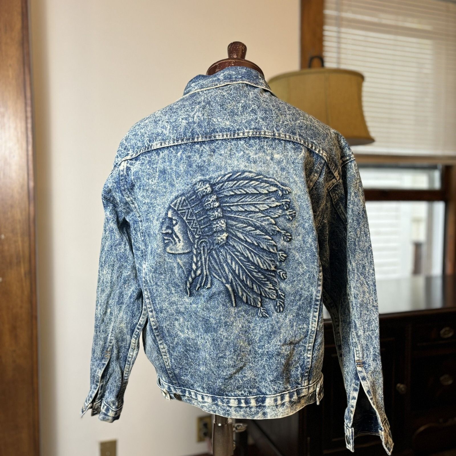Other Men's Indian Tribal Back Design Size S VTG Acid Wash Denim J Size US S / EU 44-46 / 1 - 11 Thumbnail