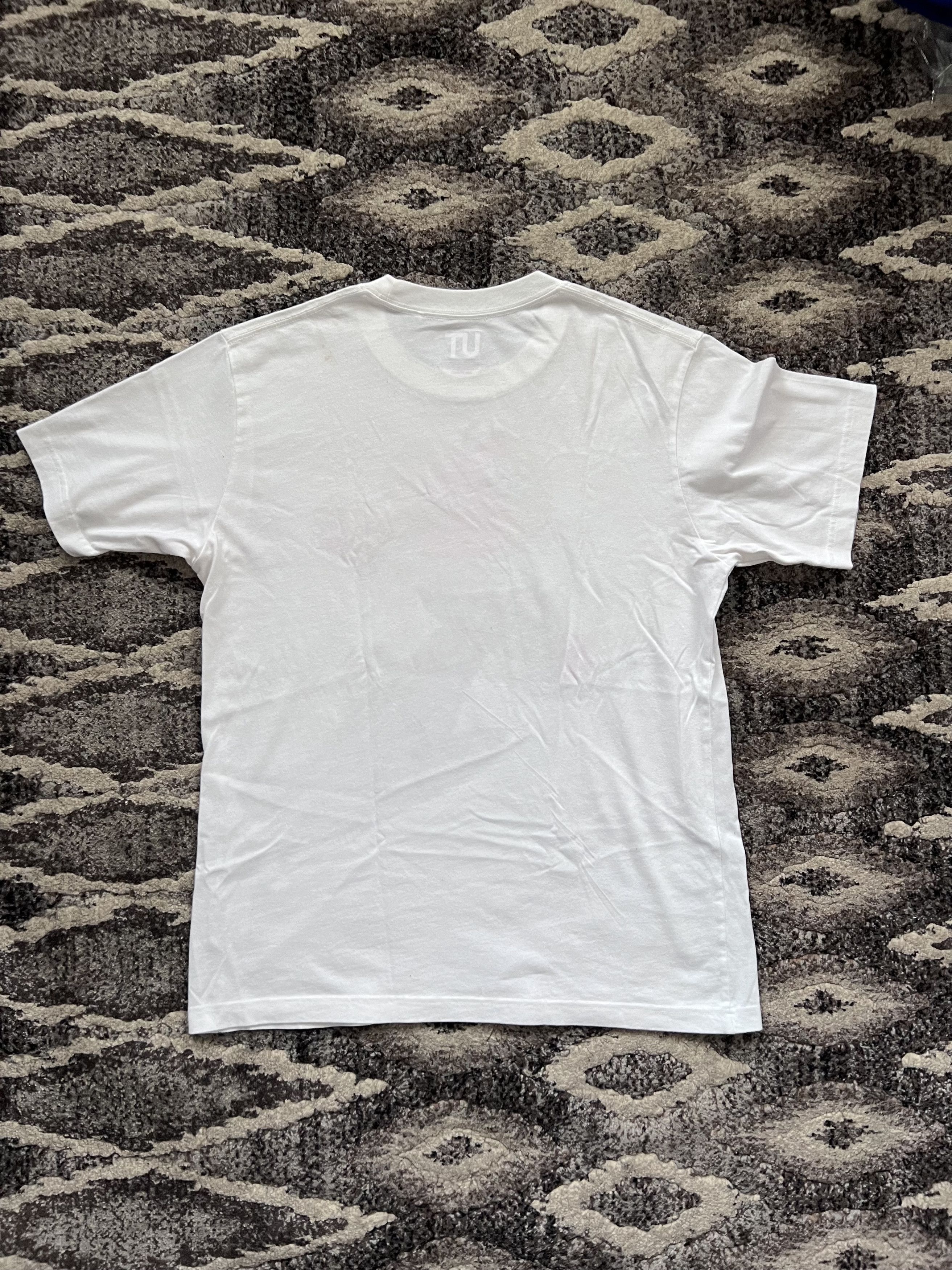 Uniqlo Uniqlo UT NYC Exclusive "Apple Man Pizza" Tee in White Size US M / EU 48-50 / 2 - 5 Thumbnail