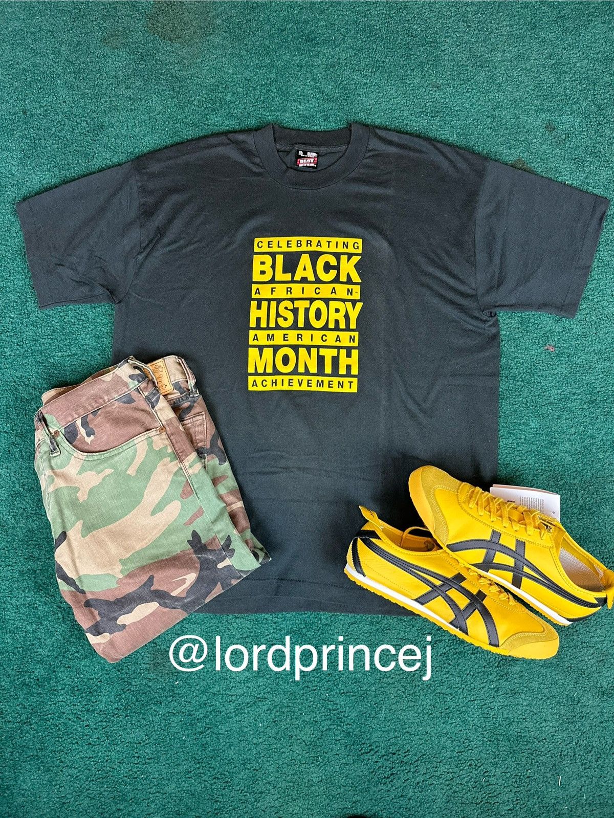 Vintage Vintage 90s Celebrating Black History Tee Size US XL / EU 56 / 4 - 1 Thumbnail