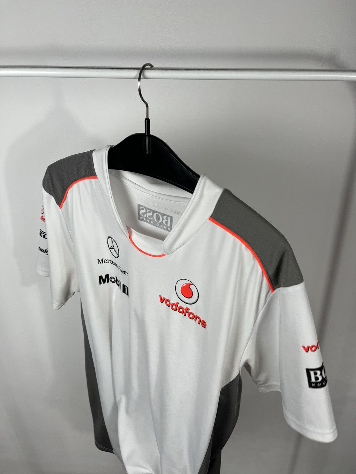 Mercedes-Benz Hugo Boss McLaren Mercedes Vodafone F1 Team Shirt Racing Tee Size US L / EU 52-54 / 3 - 12 Thumbnail