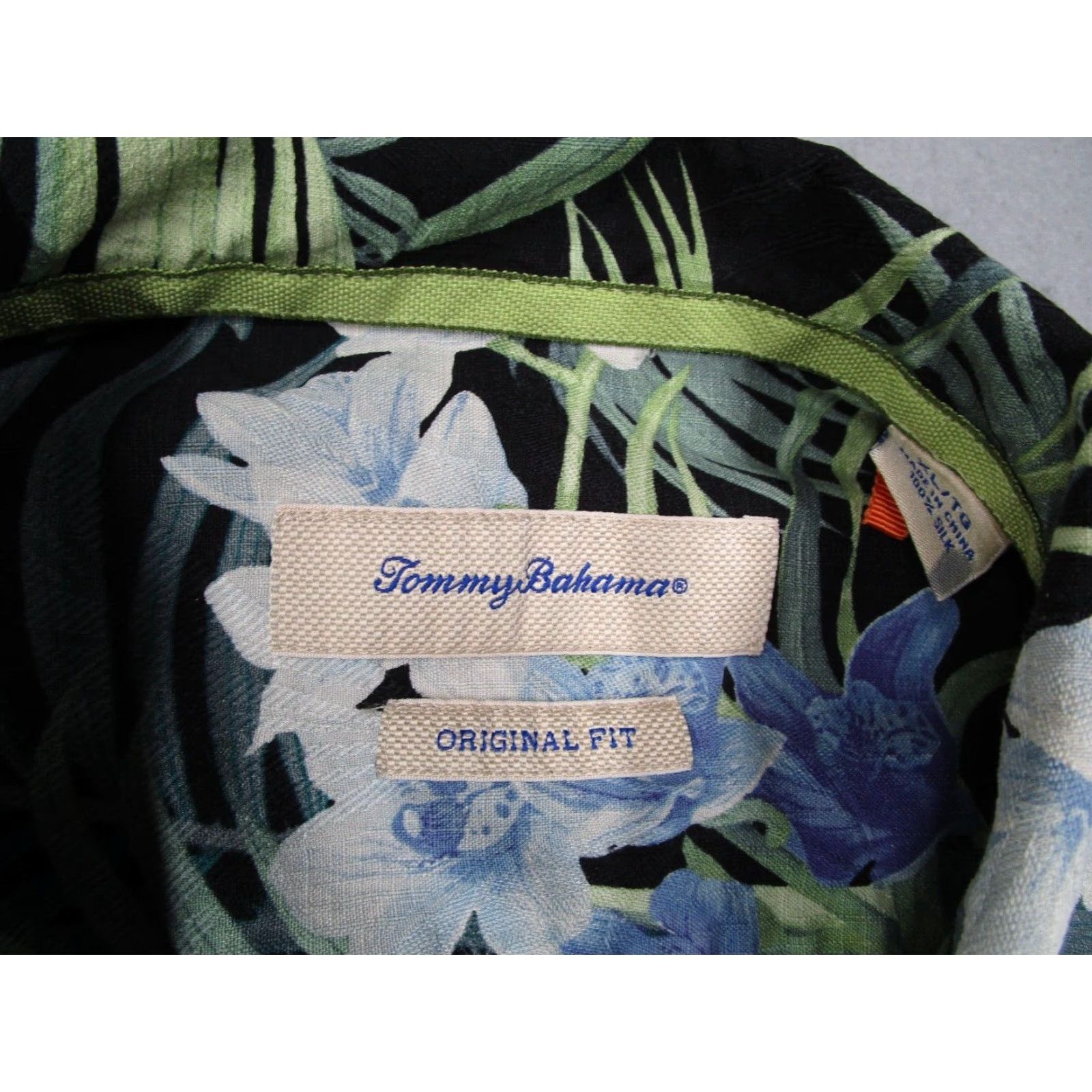 Tommy Bahama Tommy Bahama Shirt Men Extra Large Blue Silk Button Up Hawaiian Camp Loop Collar Size US XL / EU 56 / 4 - 3 Thumbnail