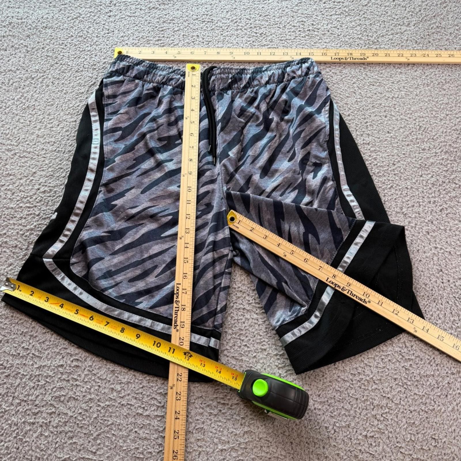 JW Anderson AND1 Mens Grey Black Tiger Stripe Basketball Shorts L Size US 34 / EU 50 - 3 Thumbnail