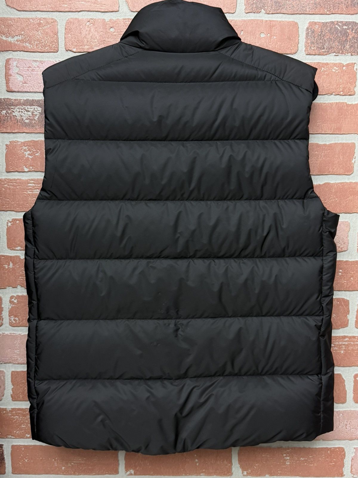 Prada Size M/48 - Prada Padded Re-Nylon Vest Size US M / EU 48-50 / 2 - 5 Thumbnail