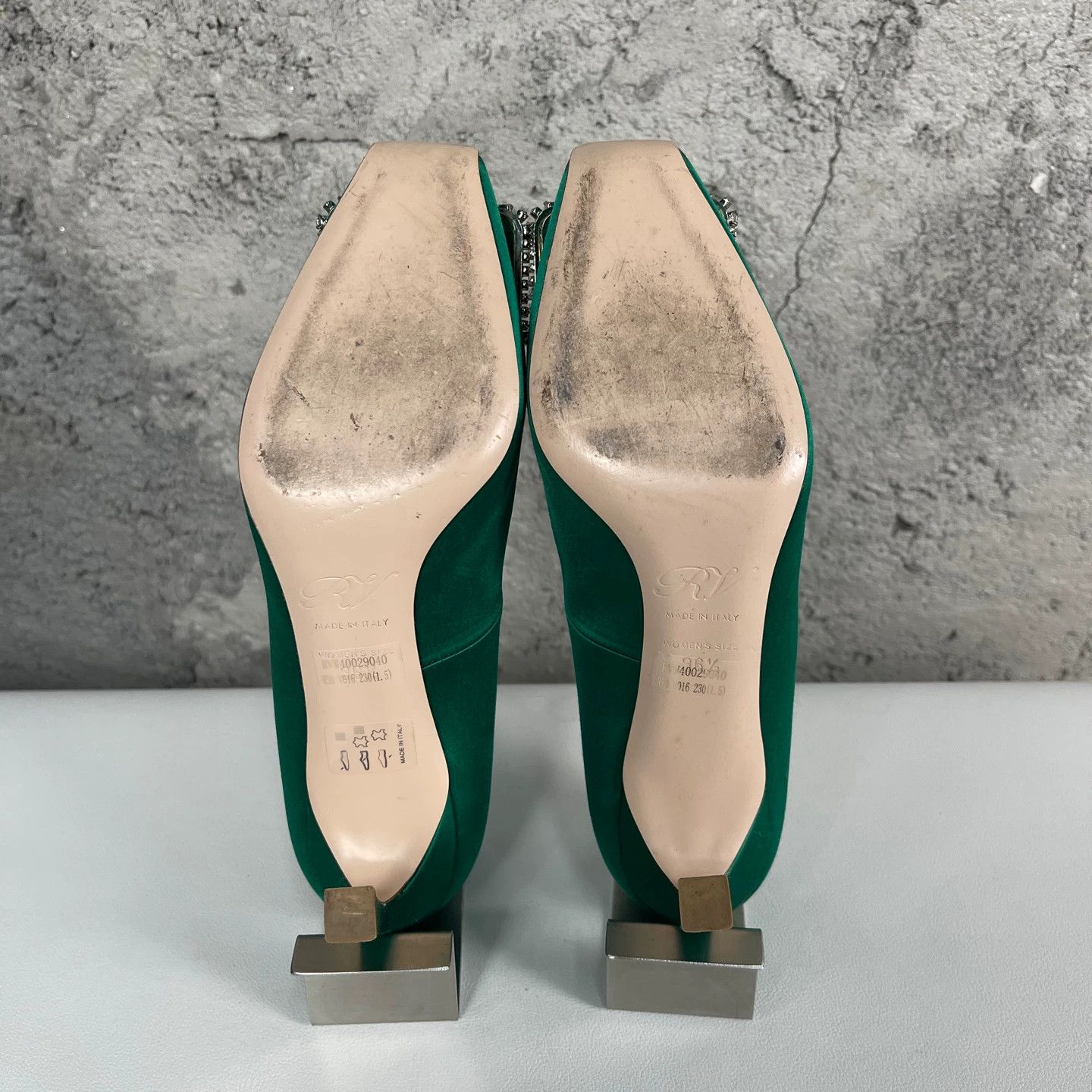 Roger Vivier RV Crystal Buckle Heels EU 36.5 Size US 6 / IT 36 - 8 Thumbnail