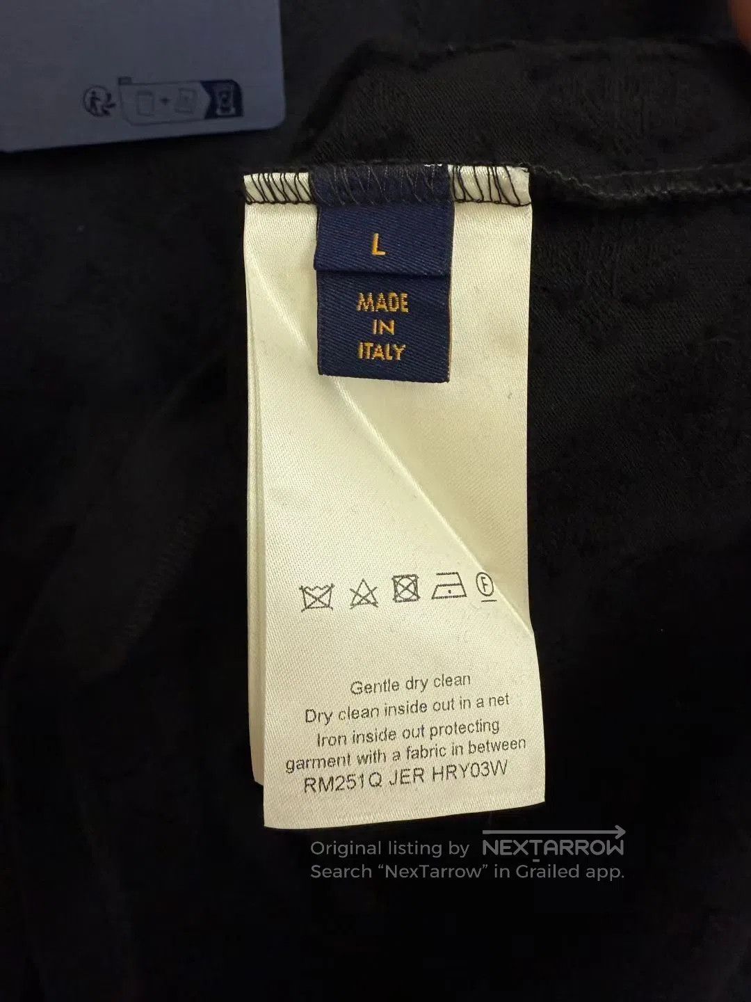 Louis Vuitton Louis Vuitton Black Flocked Logo Short-Sleeve. Size US L / EU 52-54 / 3 - 3 Thumbnail