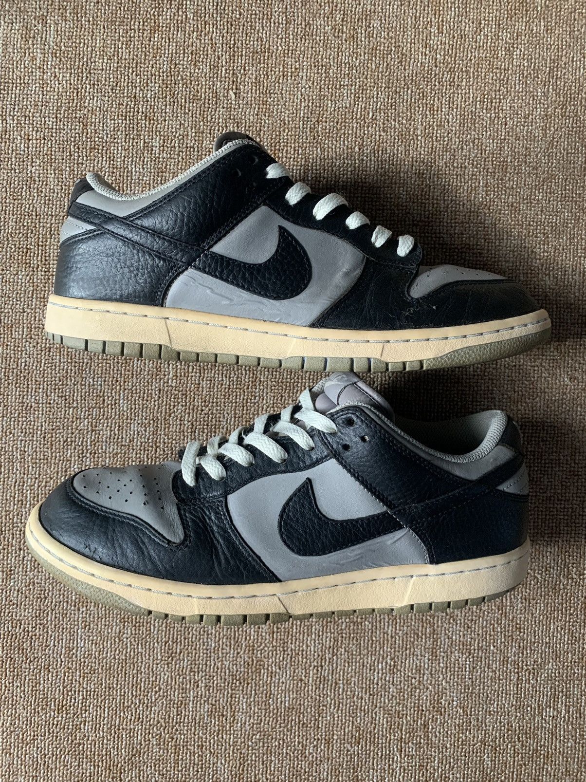 Nike Nike Dunk Low Medium Grey Black 2011 aka Cashmere Size US 9.5 / EU 42-43 - 2 Thumbnail