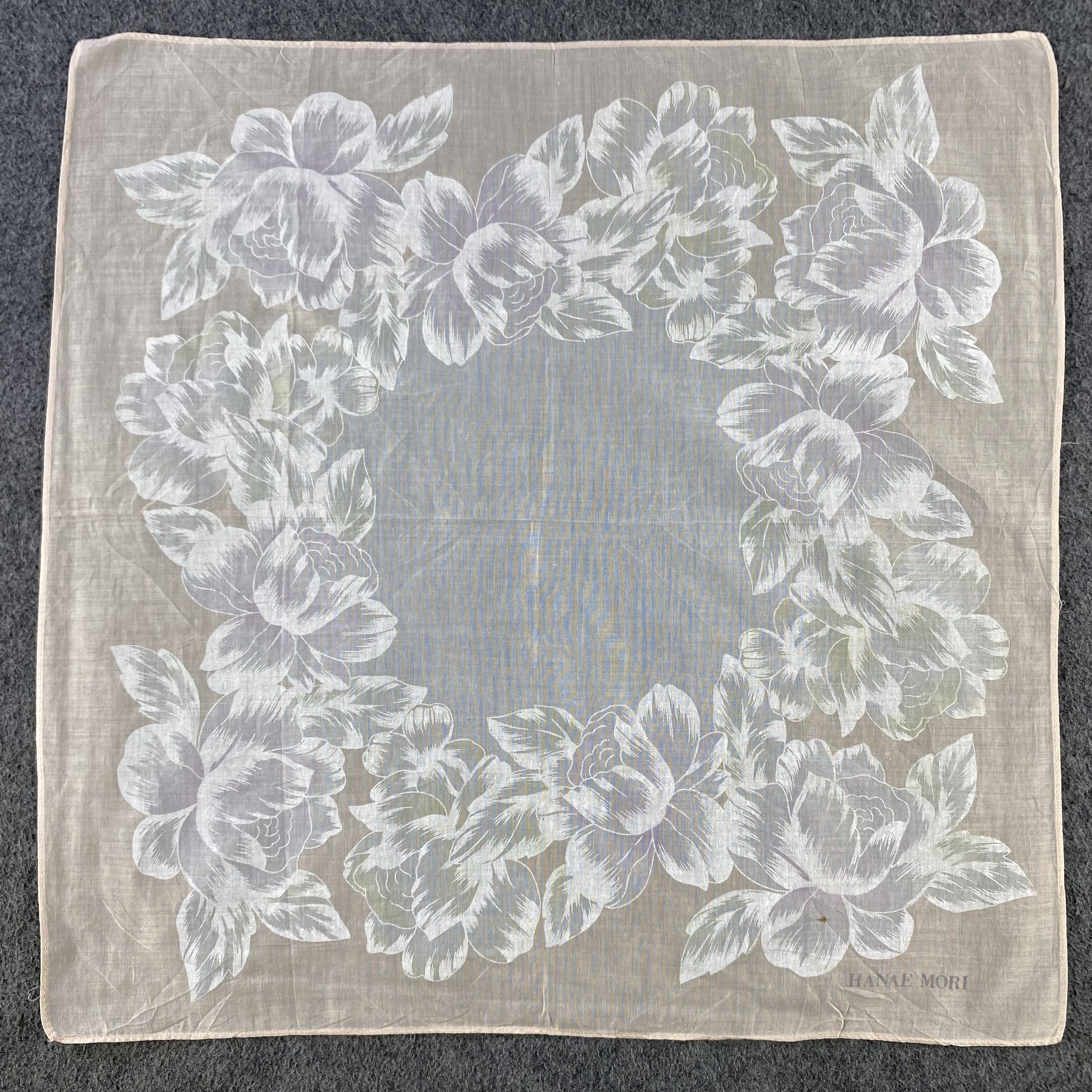 Hanae Mori Hanae Mori Handkerchief/Neckerchief/Bandana HC898 Size ONE SIZE - 1 Thumbnail