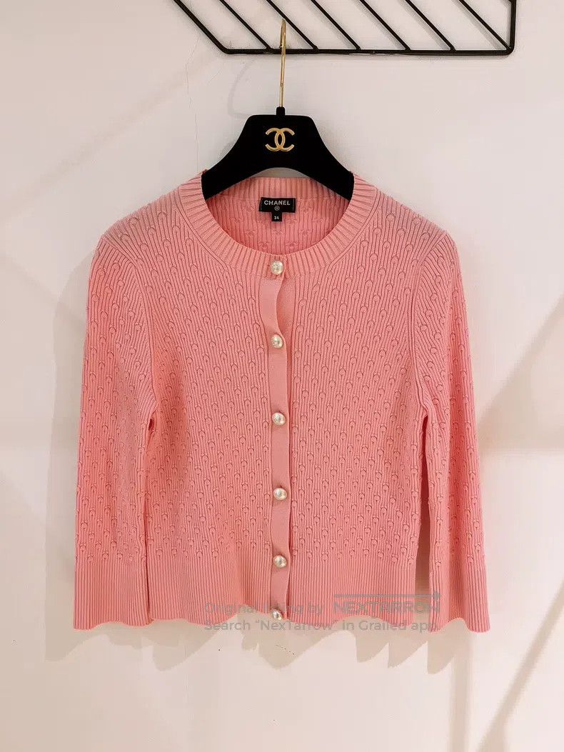 Chanel Chanel Cruise ship series pink knitted cardigan coat Size XXS / US 00 / IT 34 - 1 Thumbnail