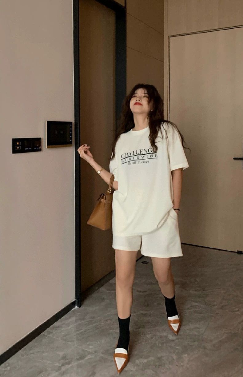 Balenciaga Balenciaga Vintage Plain Short Sleeve T-Shirt Size US S / EU 44-46 / 1 - 8 Thumbnail