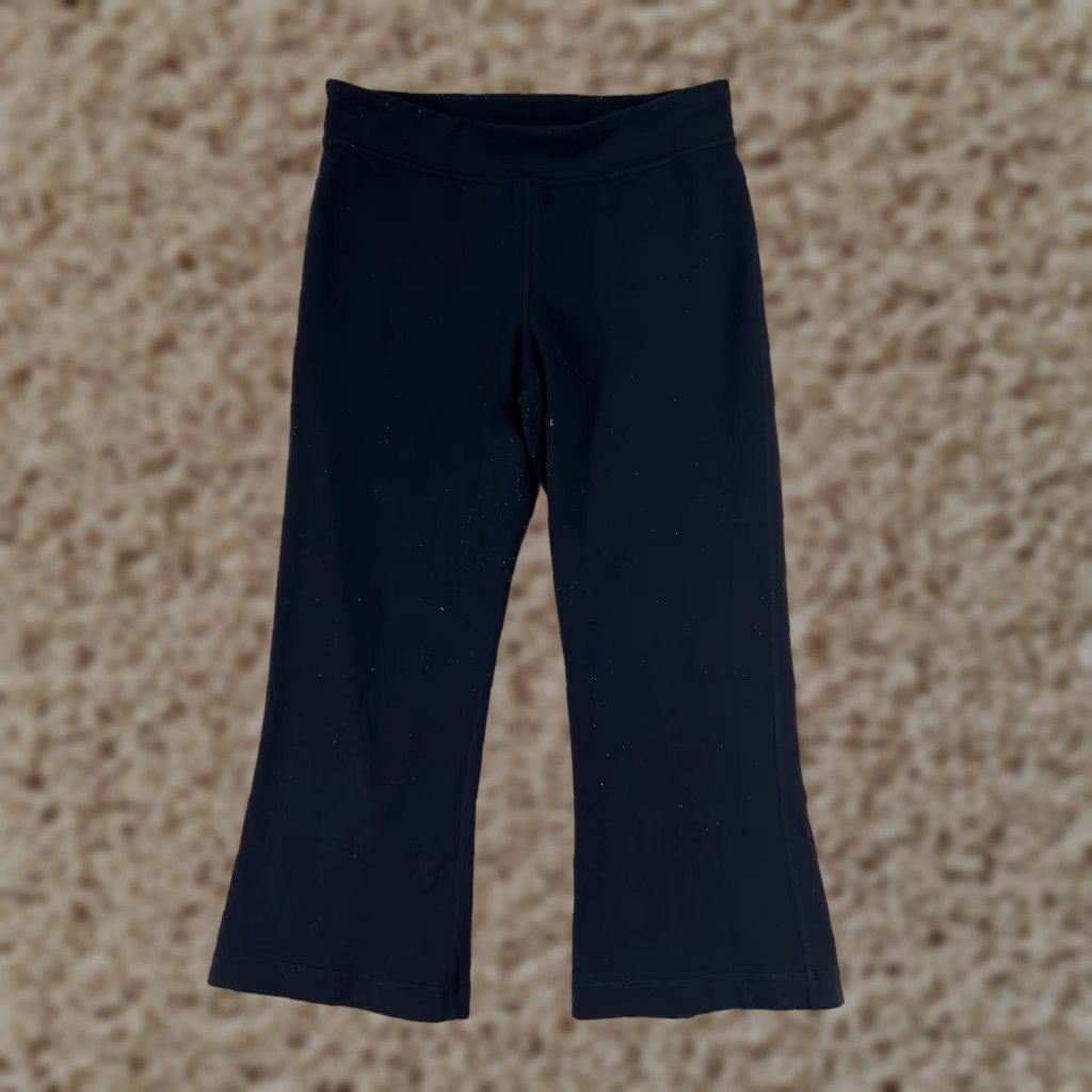 Lululemon Women's Flared Crop Pants 6 Black Nylon Yoga Workout Gym Activewear