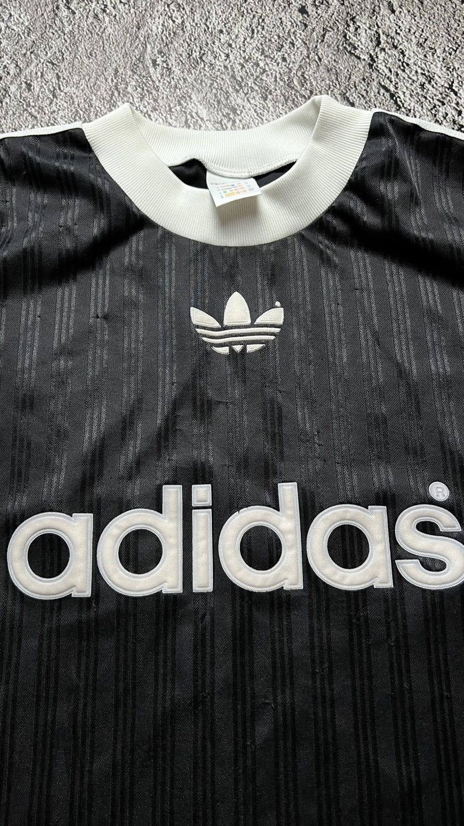 Adidas VTG 80-90’s Adidas three stripes trefoil big logo t shirt Size US M / EU 48-50 / 2 - 3 Thumbnail