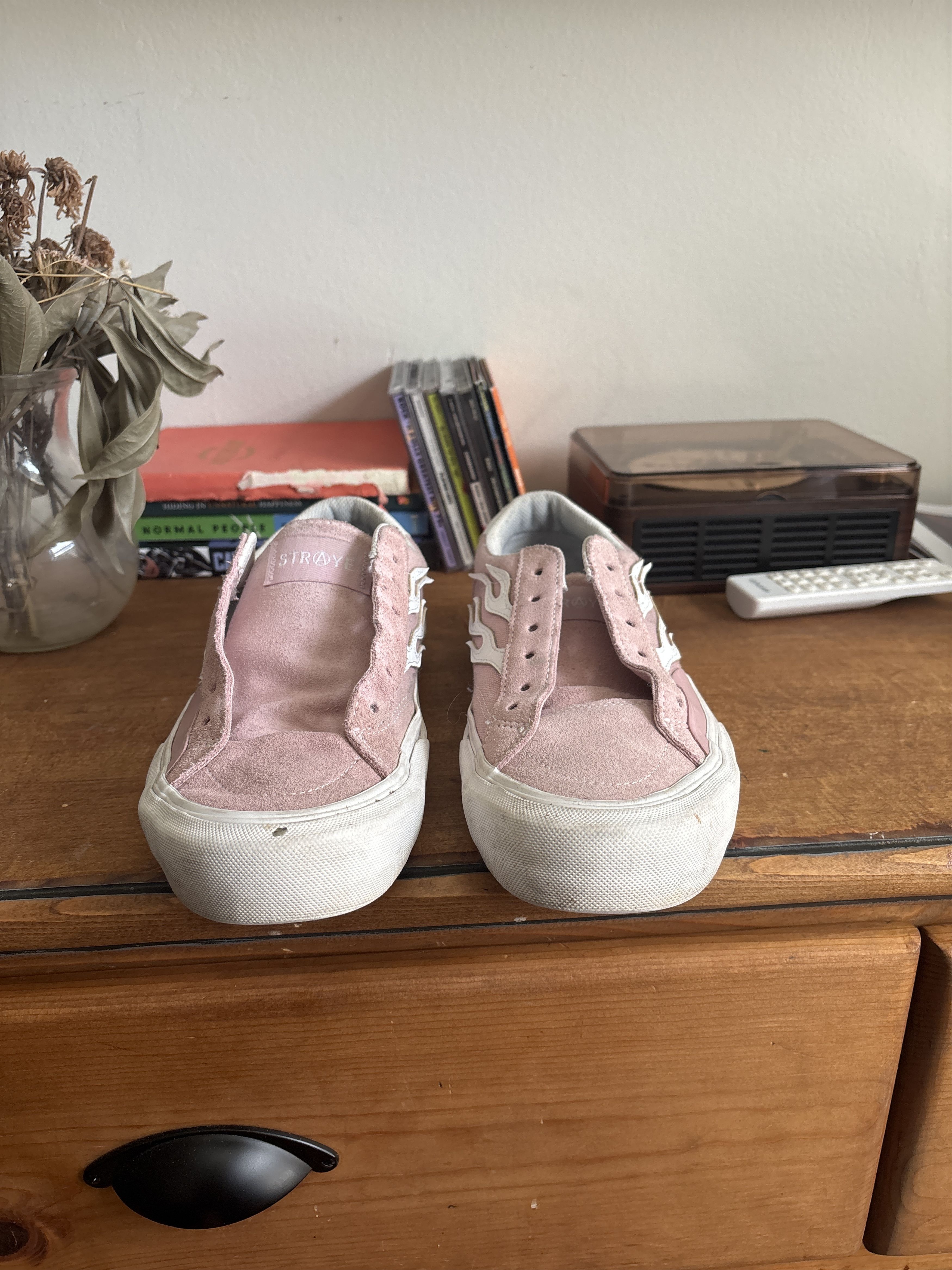 STRAYE Straye pink skater shoe Size US 8.5 / EU 41-42 - 2 Thumbnail