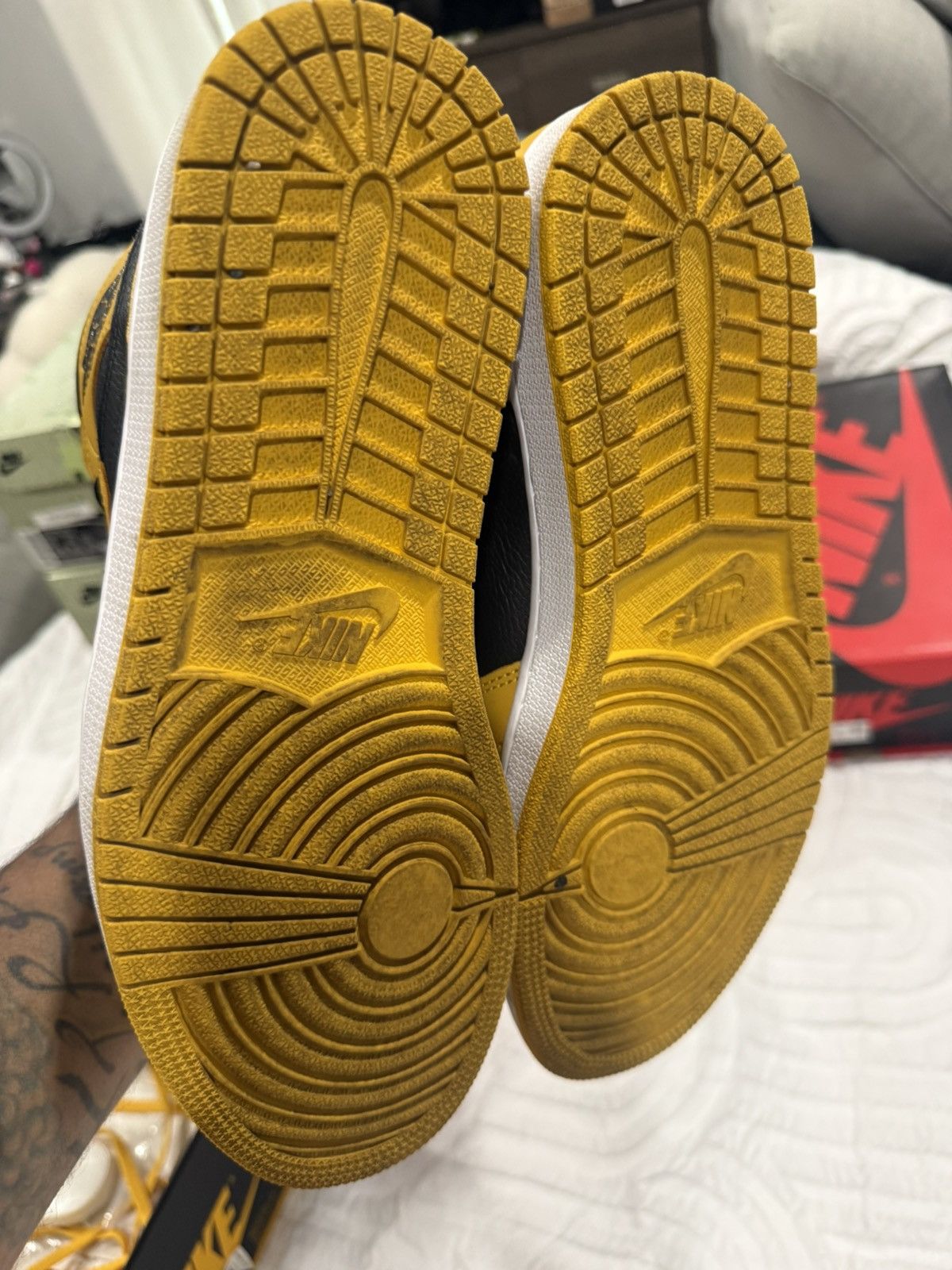 Jordan Brand Air jordan 1 Yellow/black size 10 Size US 10 / EU 43 - 6 Thumbnail