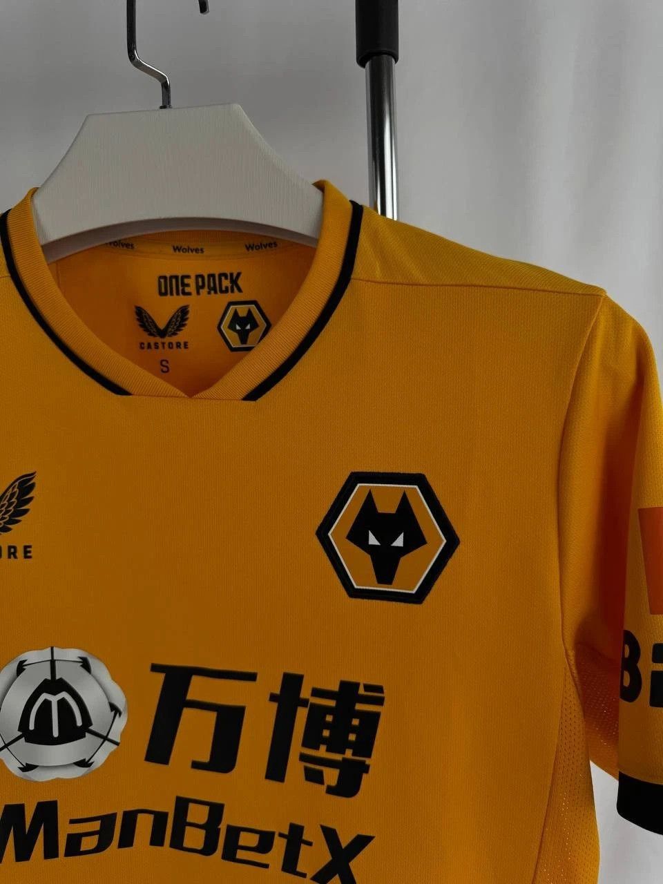 Castore Wolverhampton Wanderers Official Castore WOLVES 2021/2022 Size US S / EU 44-46 / 1 - 3 Thumbnail