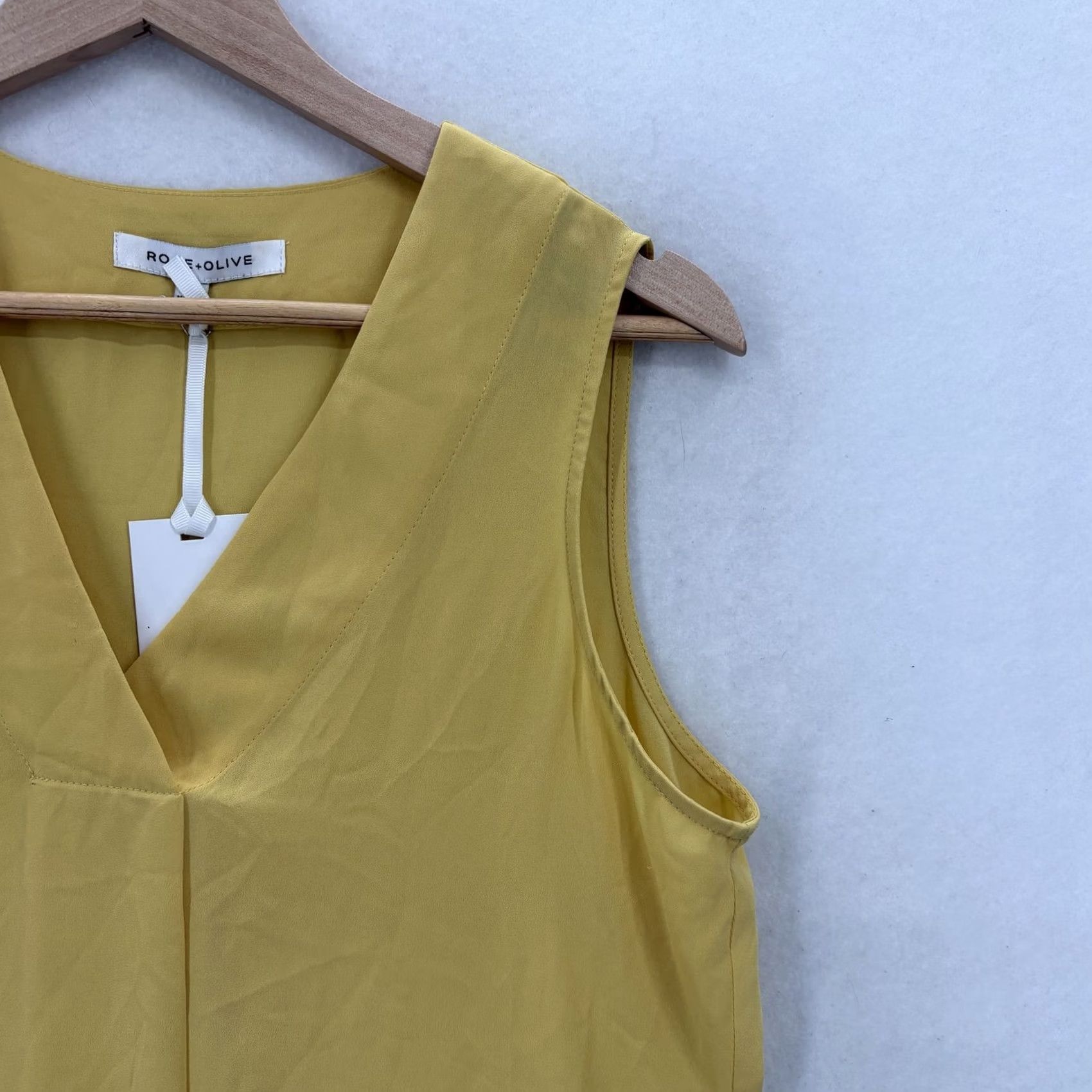 Vintage ROSE+OLIVE Blouse Womens Small Yellow V-Neck Sleeveless Chiffon Top Summer NWT Size S / US 4 / IT 40 - 2 Thumbnail