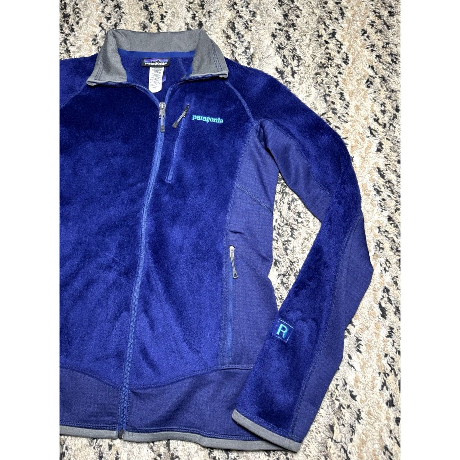 Patagonia VINTAGE Patagonia R2 Fleece Grid Waffle Jacket Blue Full Zip Small Purple Womens Jacket Size S / US 4 / IT 40 - 2 Thumbnail