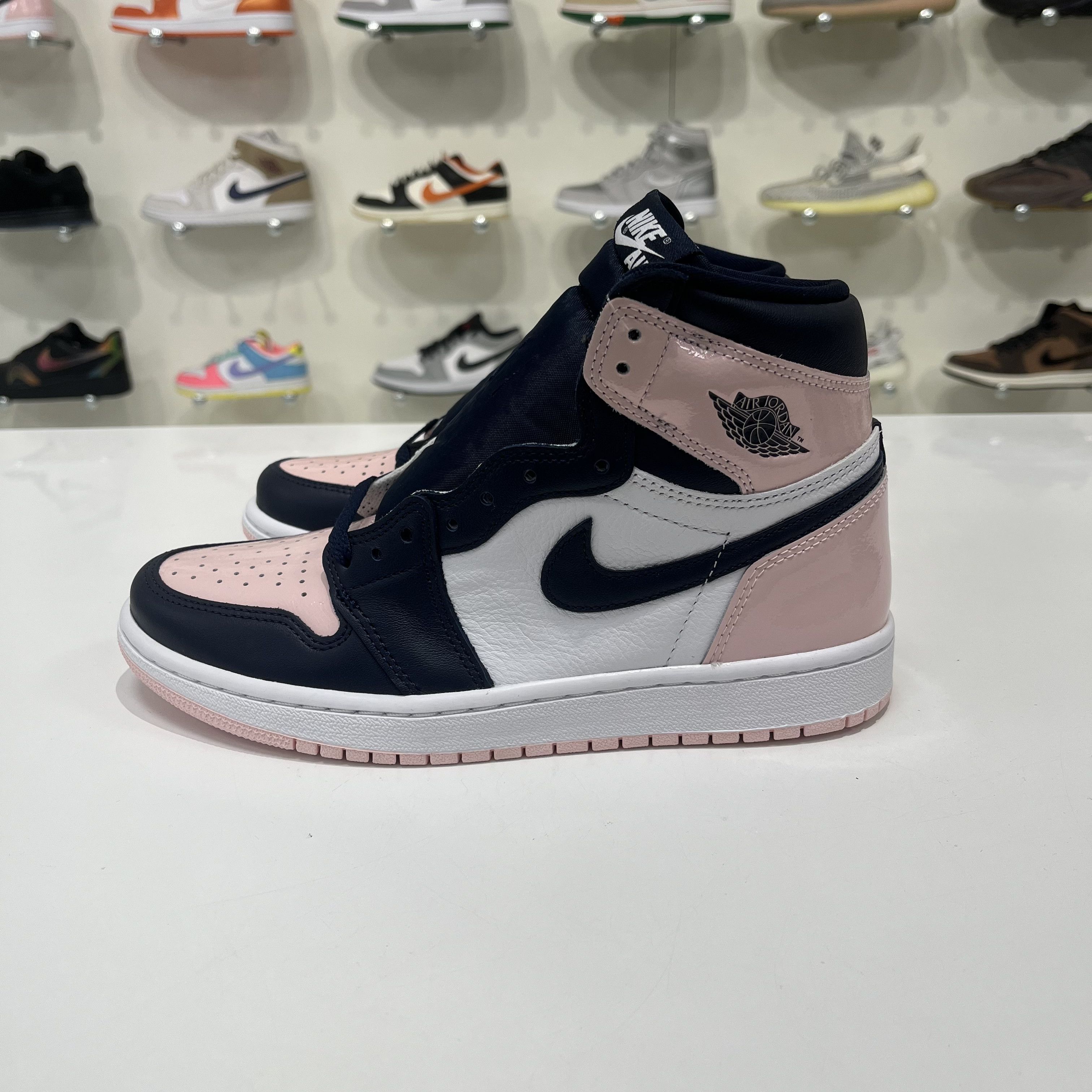 Nike Air Jordan 1 Retro High OG Atmosphere (W) Size US 8 / IT 38 - 2 Thumbnail
