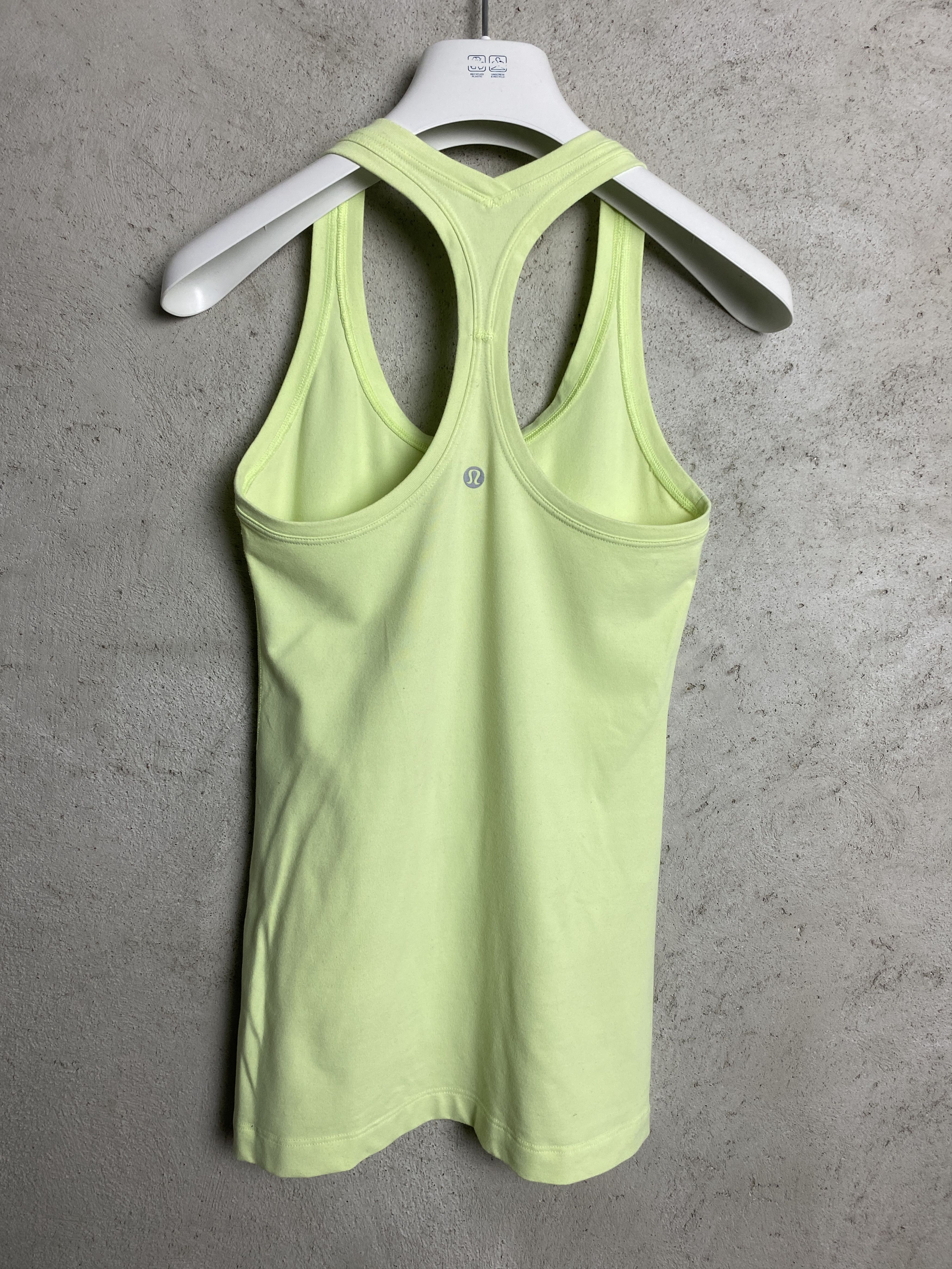 Lululemon Lululemon Racerback tank top t-shirt gym yoga pilates Size XS / US 0-2 / IT 36-38 - 1 Thumbnail