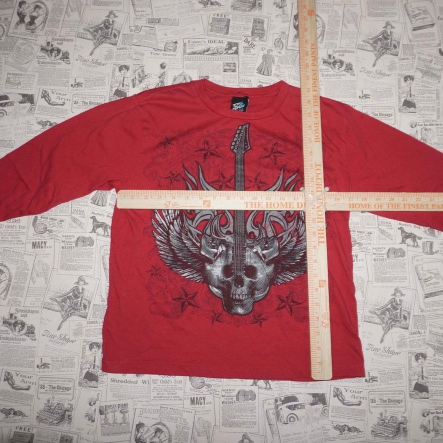 Vintage Large - Vintage Y2K top-heavy skull tribal flame guitar tee Size US L / EU 52-54 / 3 - 4 Thumbnail