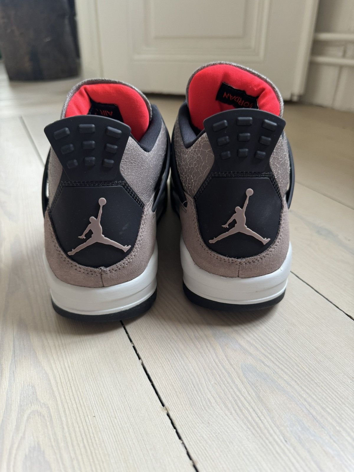 Nike Jordan 4 retro taupe Haze Size US 10 / EU 43 - 2 Thumbnail