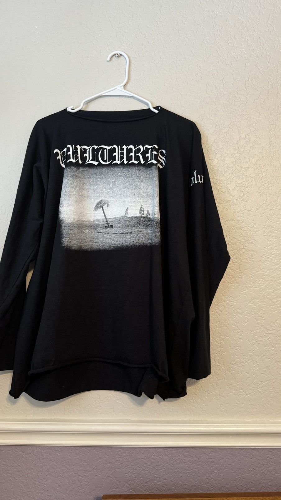 Kanye West Black Vultures Album Tee Size US L / EU 52-54 / 3 - 1 Thumbnail