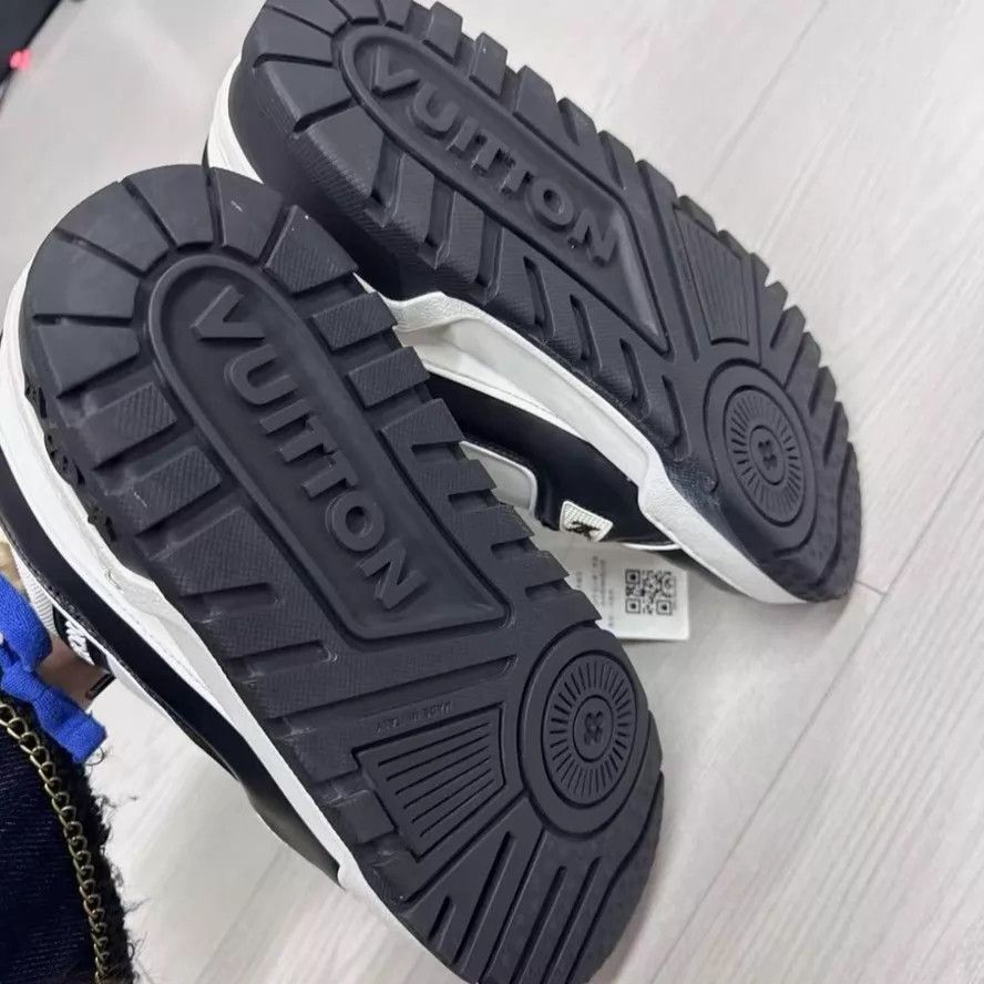 Louis Vuitton LV Trainer Maxi Panda US 9 Size US 9 / EU 42 - 2 Thumbnail