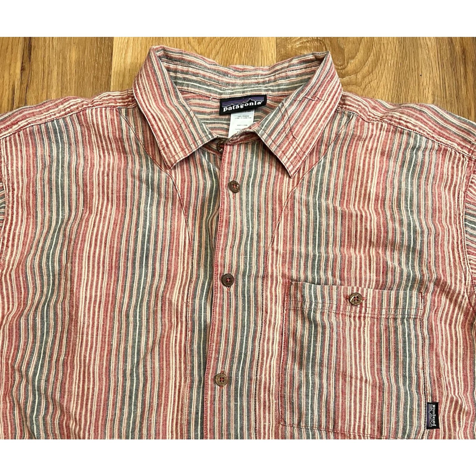 Patagonia VINTAGE Patagonia Hemphasis Shirt Mens XL Red Gray Striped Hemp Surf Hiking Button-Up Short Sleeve Casual Workwear Size US XL / EU 56 / 4 - 6 Thumbnail