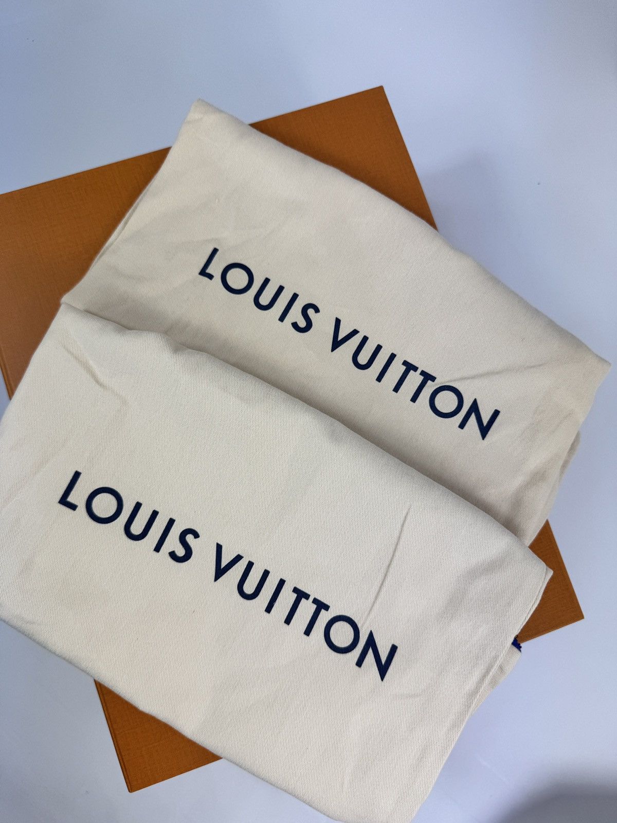 Louis Vuitton LV REMIX DERBIES 1AIJ93 SIZE: LV8 fits US10 Size US 8 / EU 41 - 16 Thumbnail