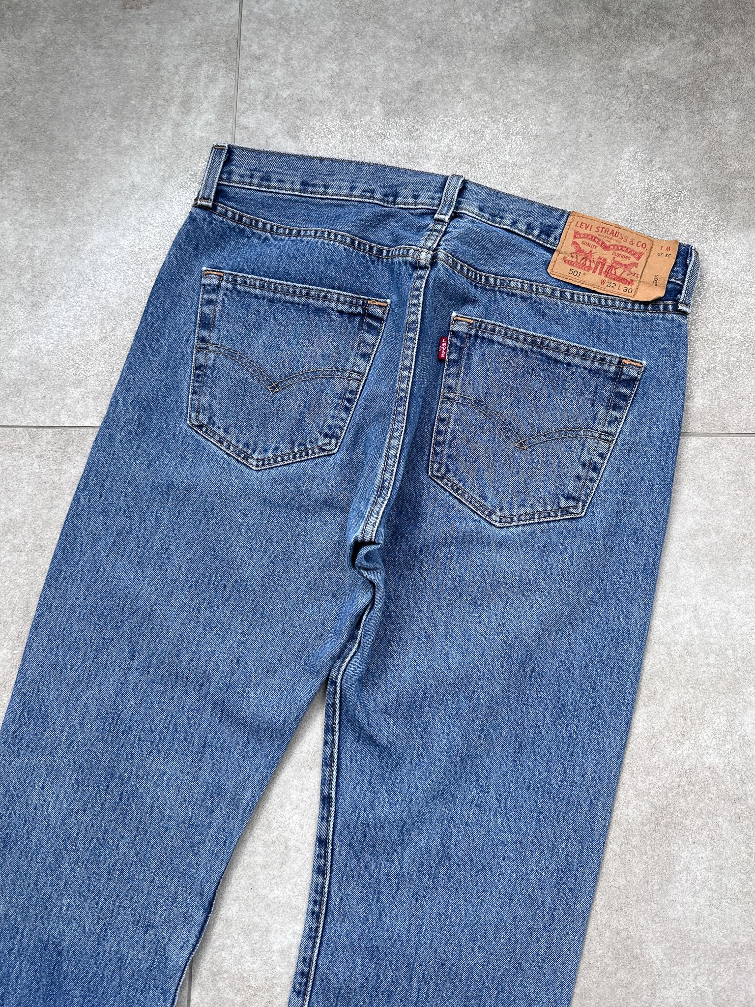 Jean Vintage Levi's 501 Blue Denim Jeans Pants Size US 32 / EU 48 - 2 Thumbnail