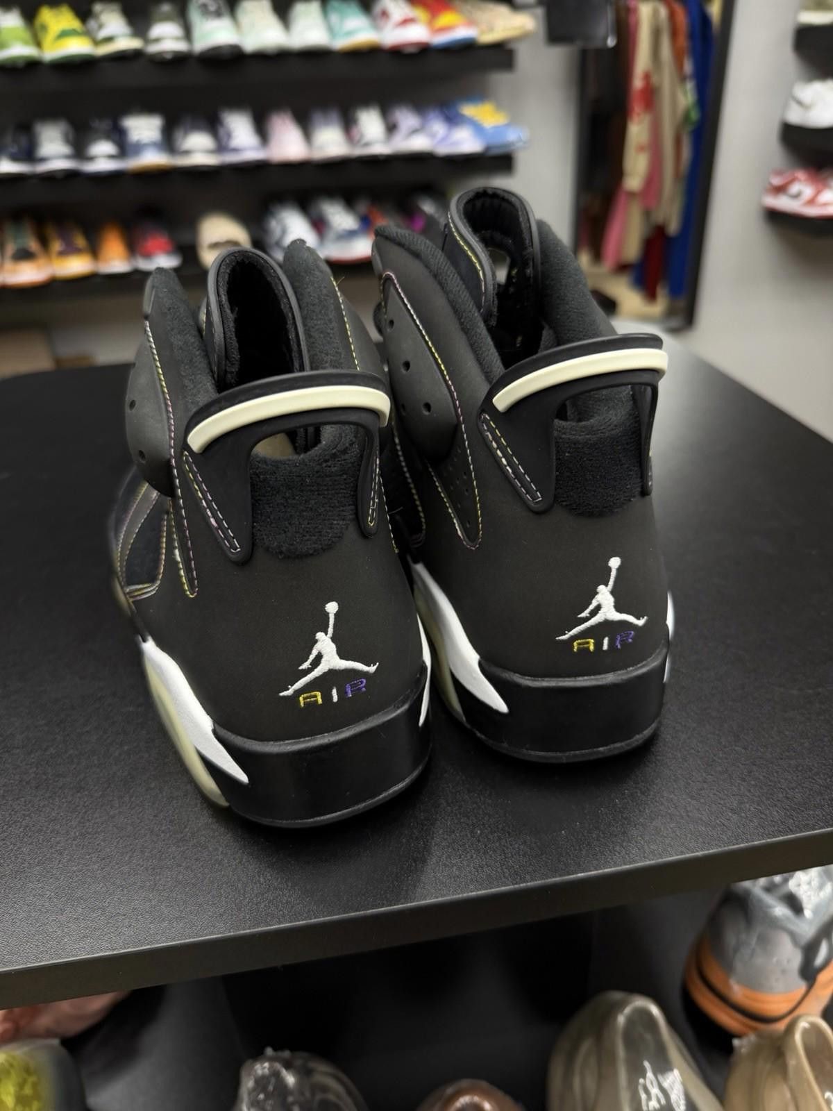 Jordan Brand Size 11 - Jordan 6 Retro Lakers 2010 RARE UN Worn Authentic Size US 11 / EU 44 - 9 Thumbnail