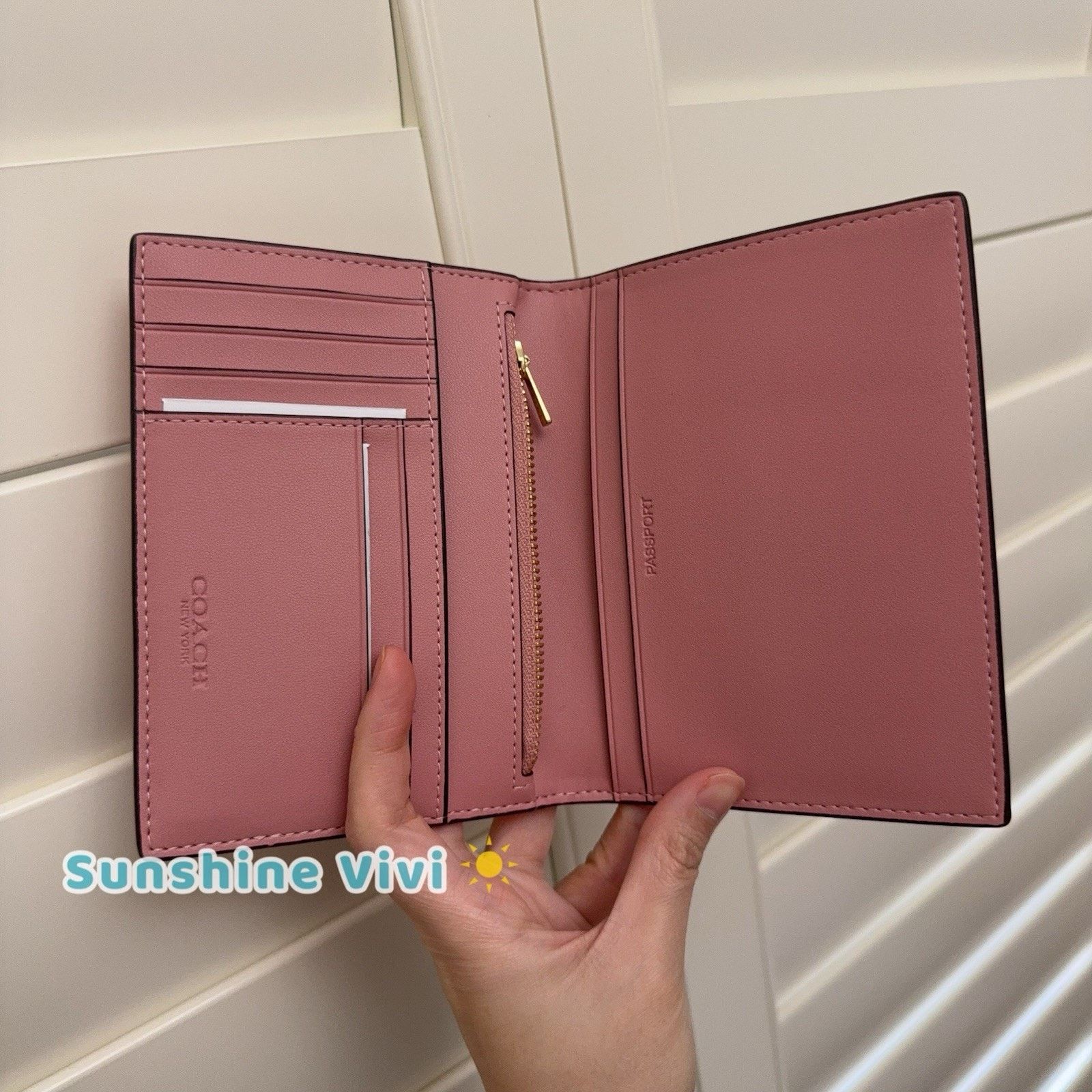 Coach NWT Limited Coach Passport Card Case Powder Pink CW170 Size ONE SIZE - 3 Thumbnail