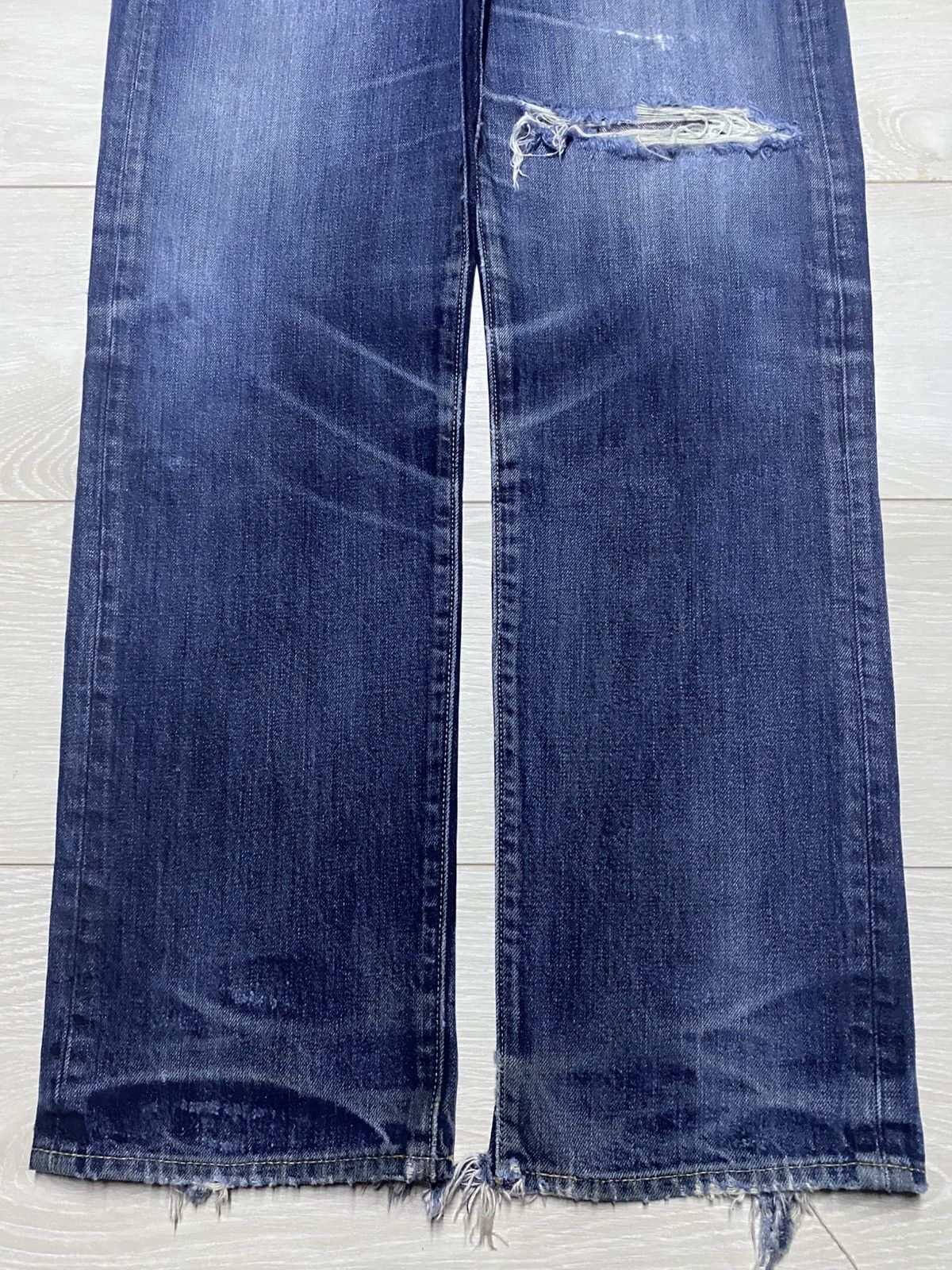 Levi's Vintage Levis 502 ButtonFly Blue Wash Distressed Loose Jeans Size US 33 - 5 Thumbnail