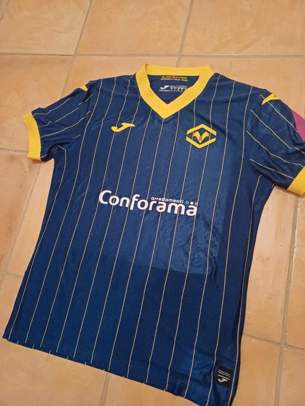 Joma Joma Hellas Verona 2024-25 home shirt Size US L / EU 52-54 / 3 - 2 Thumbnail