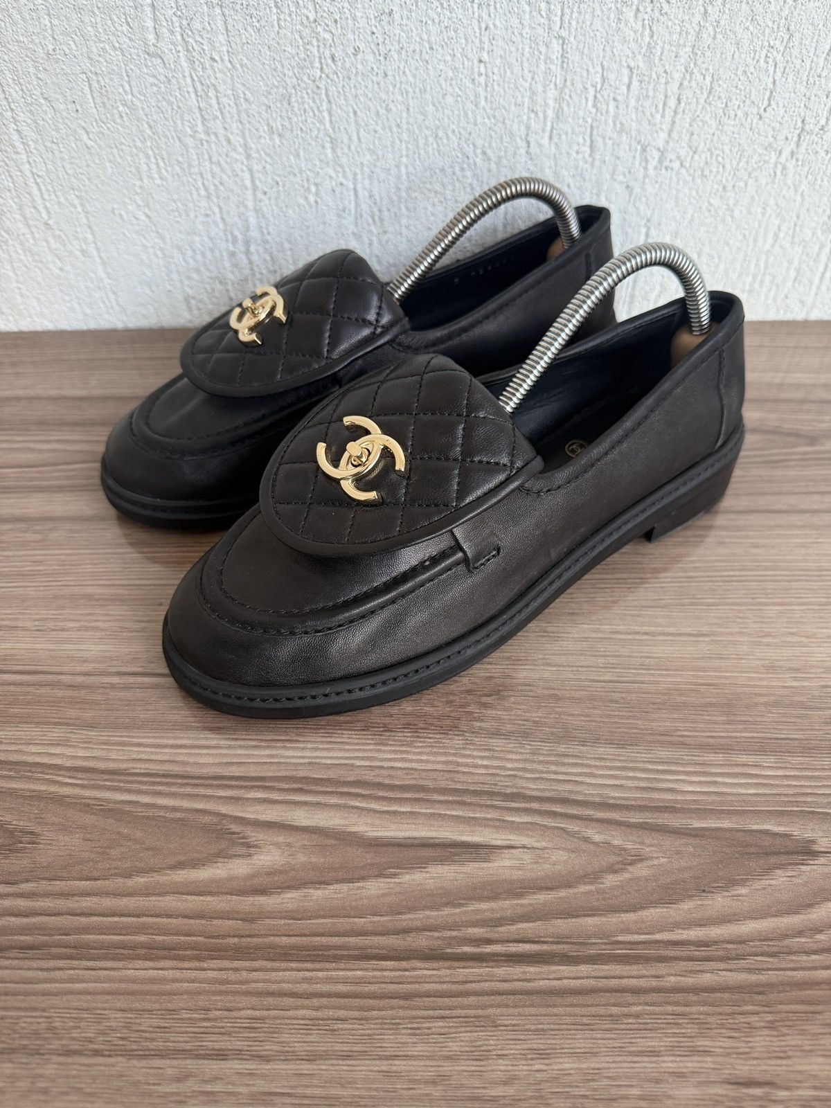 Chanel Quilted flap turnlock CC loafers Size US 9 / IT 39 - 10 Thumbnail