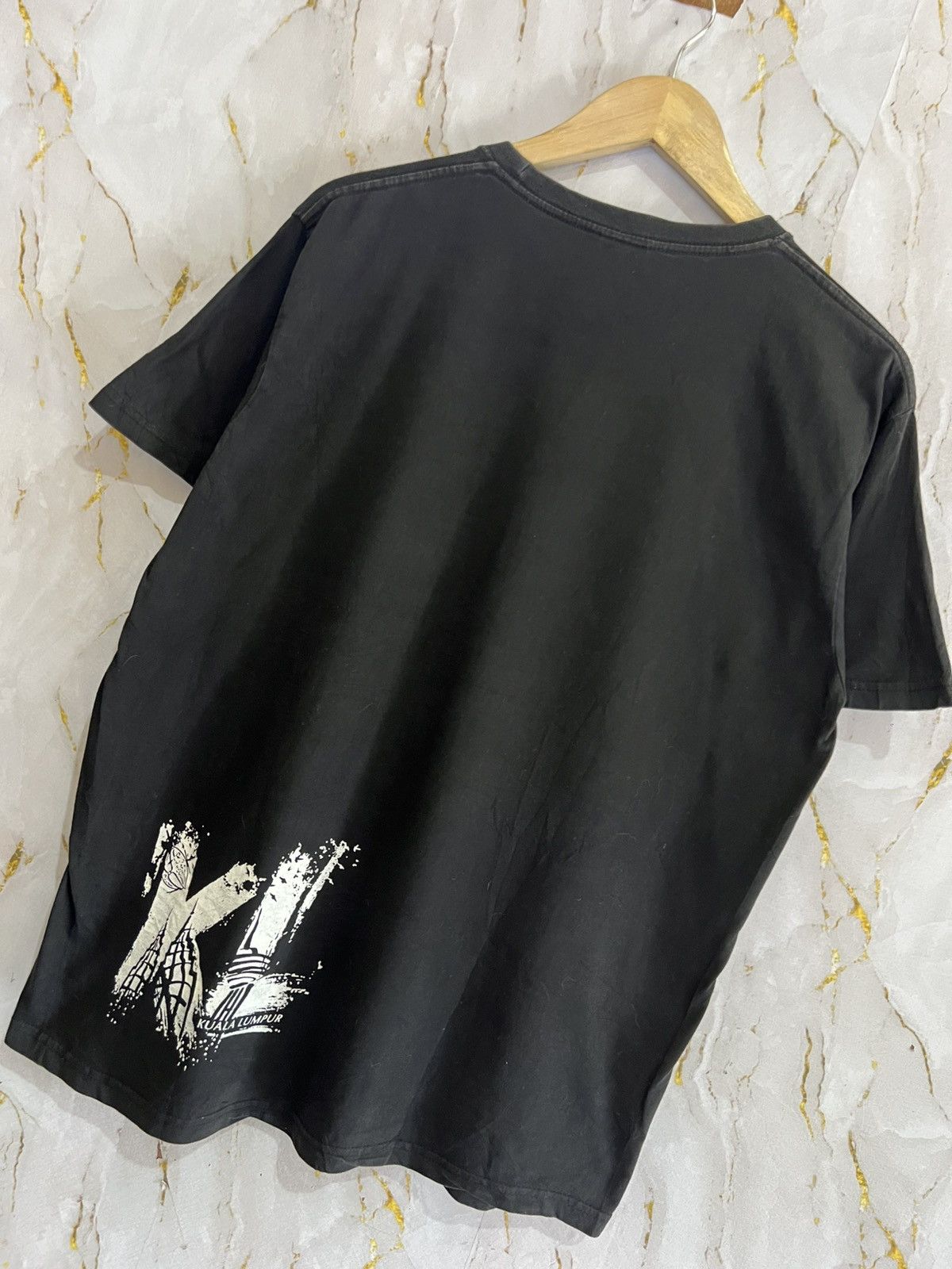 Vintage VINTAGE KLCC LOGO TSHIRT Size US L / EU 52-54 / 3 - 6 Thumbnail
