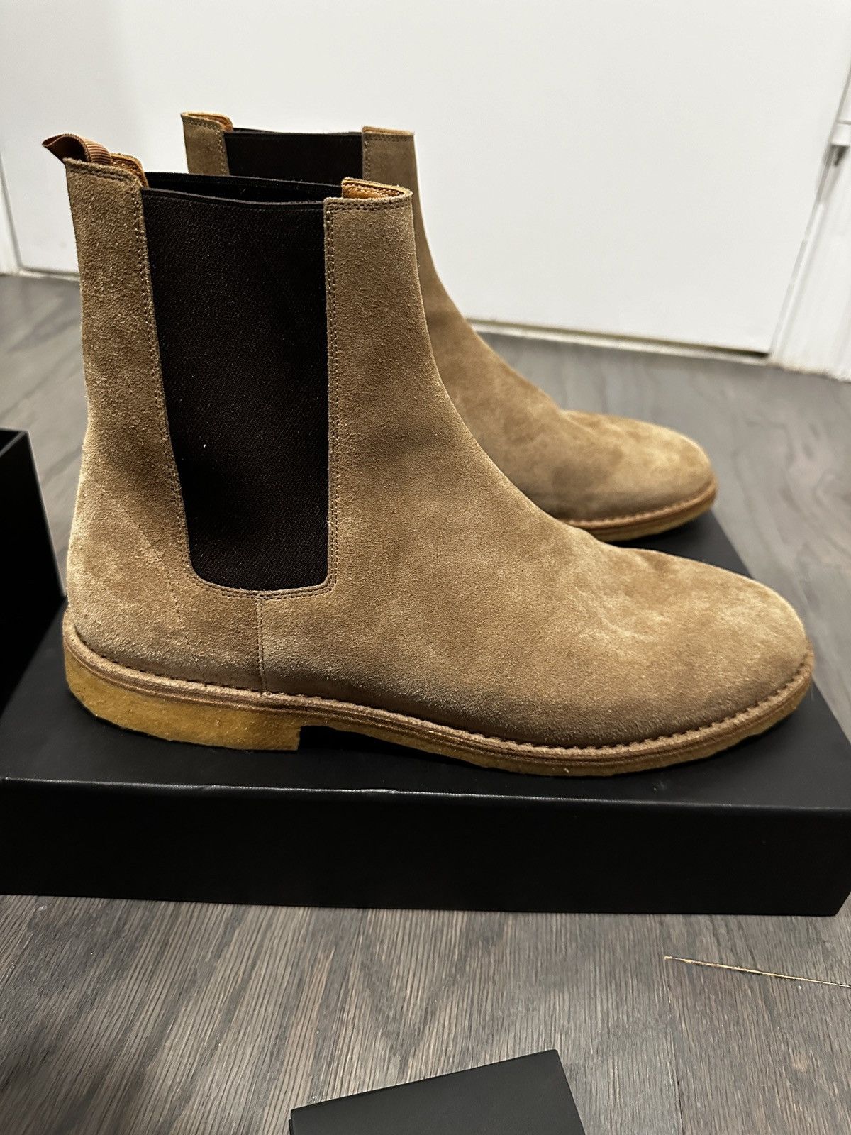 Saint laurent hotsell nevada chelsea boots