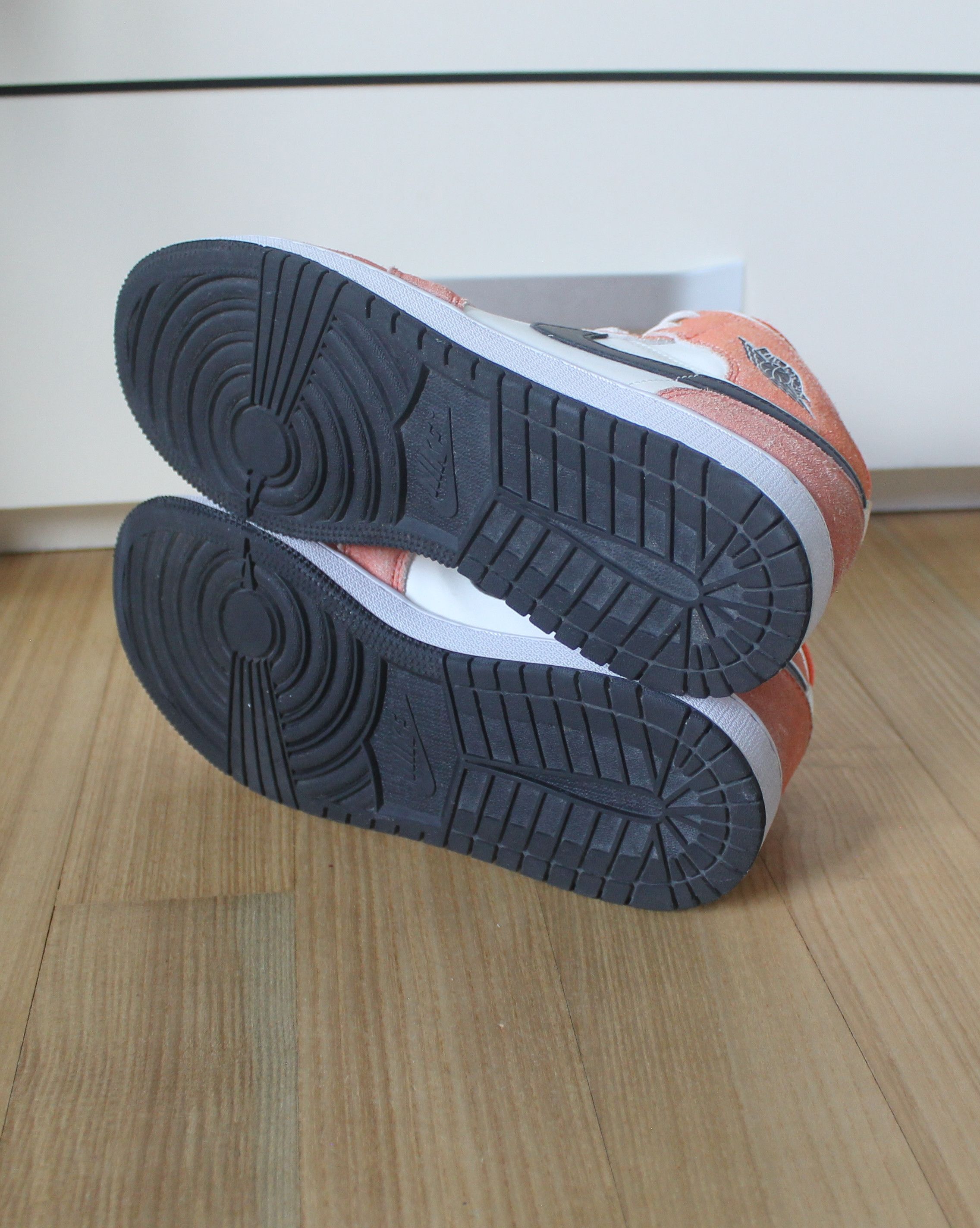 Jordan Brand × Nike Nike Air Jordan 1 Mid Team Orange Black Sail White Size US 5.5 / IT 35.5 - 10 Thumbnail